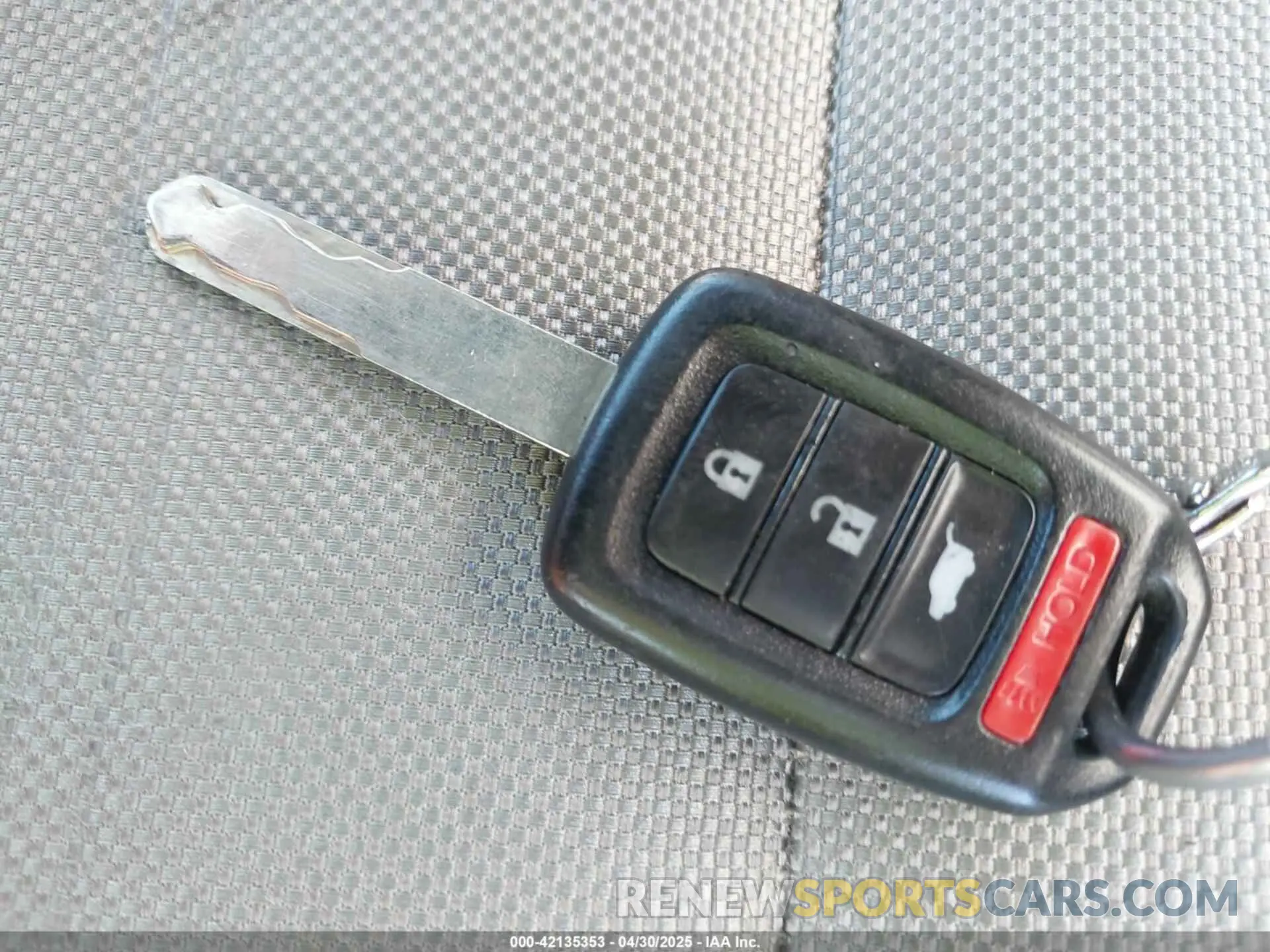 11 Photograph of a damaged car 2HKRW6H36KH215234 HONDA CR-V 2019