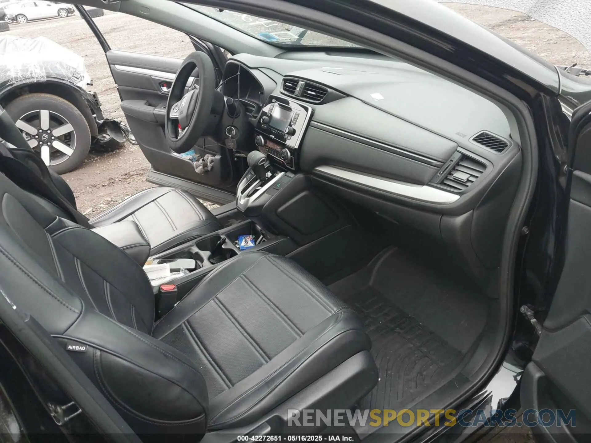 5 Photograph of a damaged car 2HKRW6H36KH219848 HONDA CR-V 2019