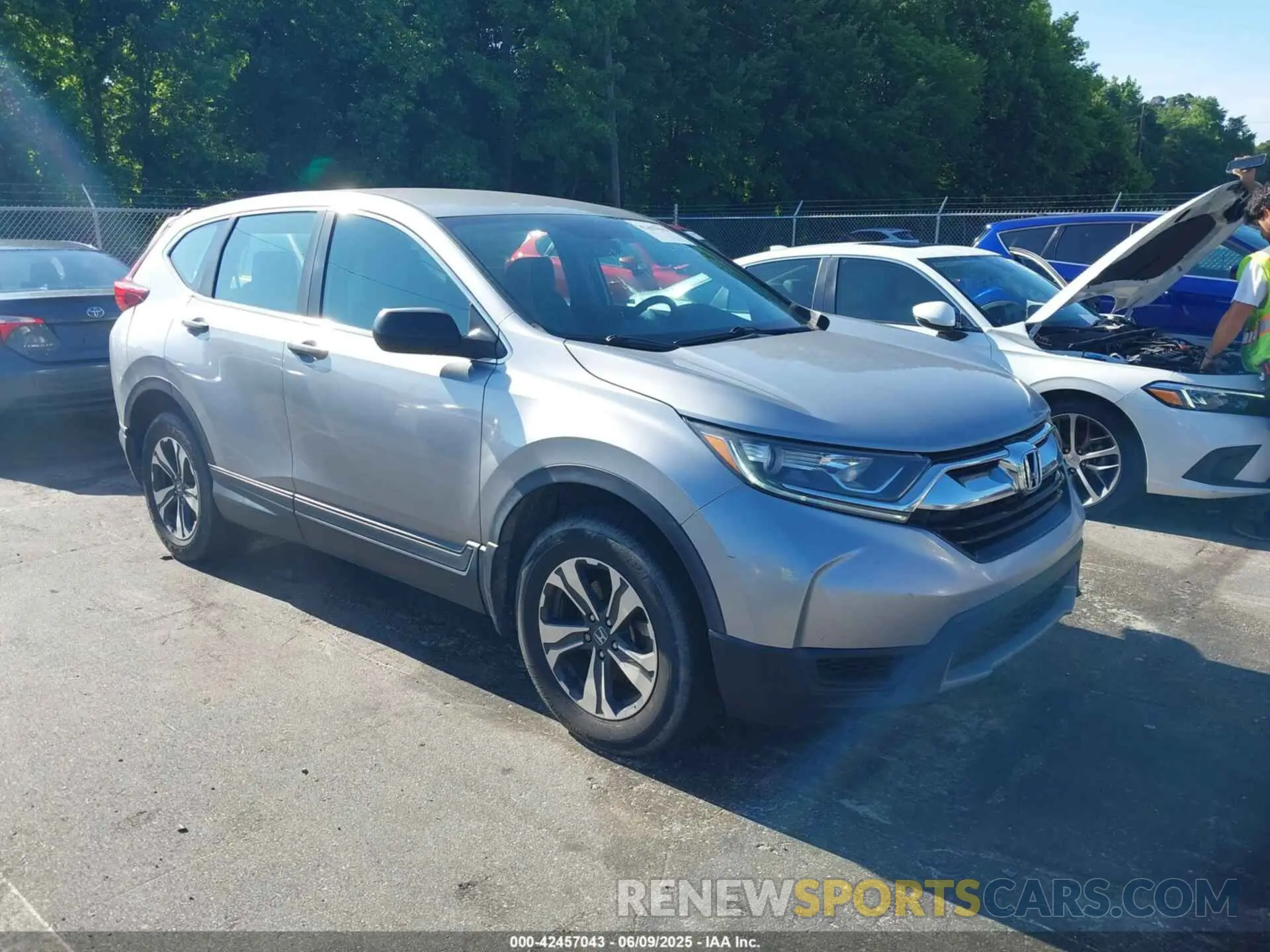1 Photograph of a damaged car 2HKRW6H36KH221499 HONDA CR-V 2019