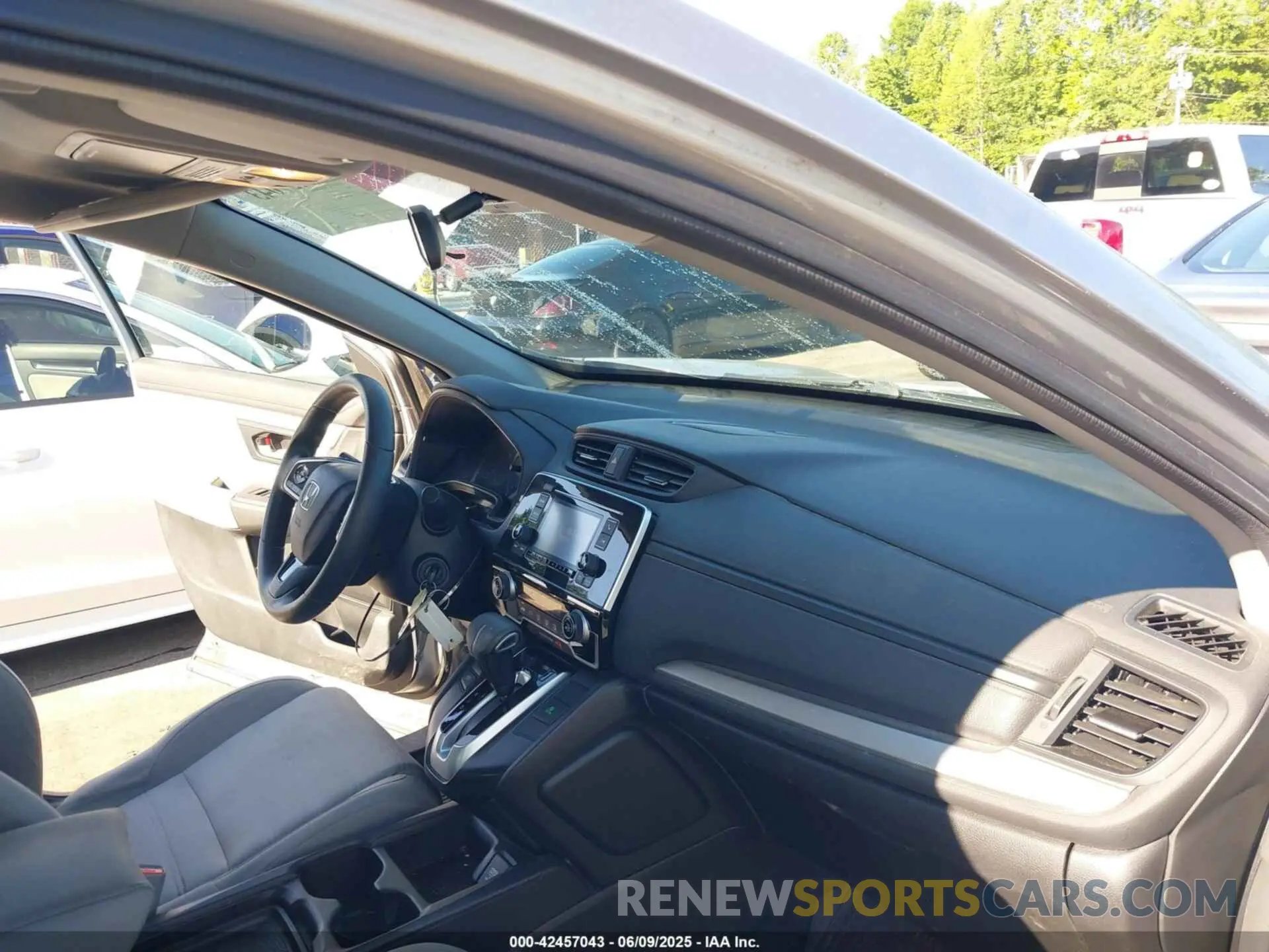 5 Photograph of a damaged car 2HKRW6H36KH221499 HONDA CR-V 2019