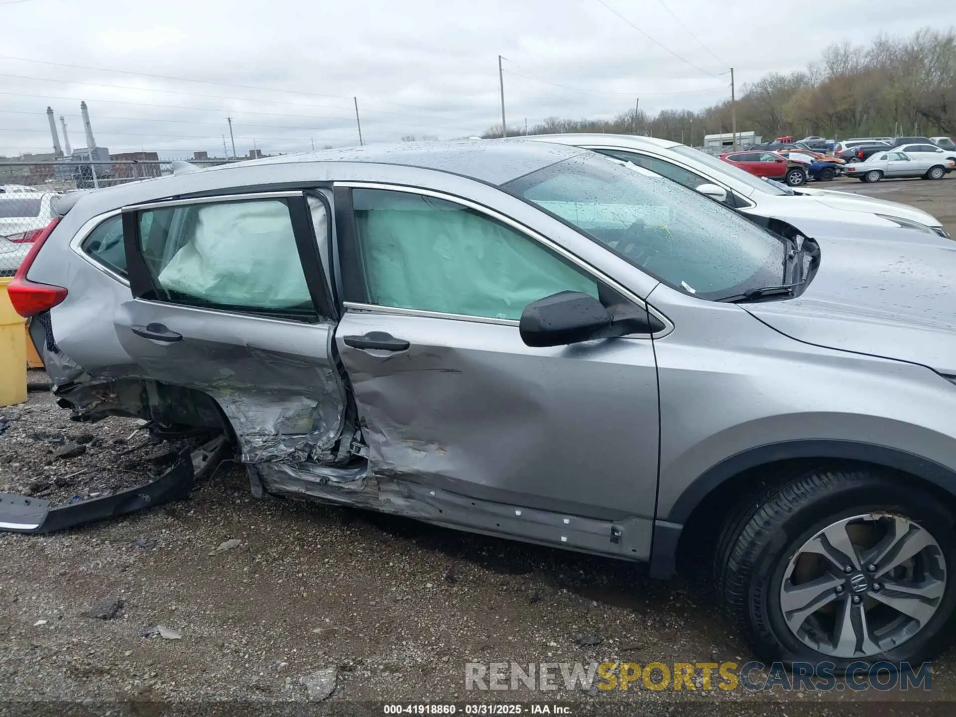 13 Photograph of a damaged car 2HKRW6H36KH223334 HONDA CR-V 2019