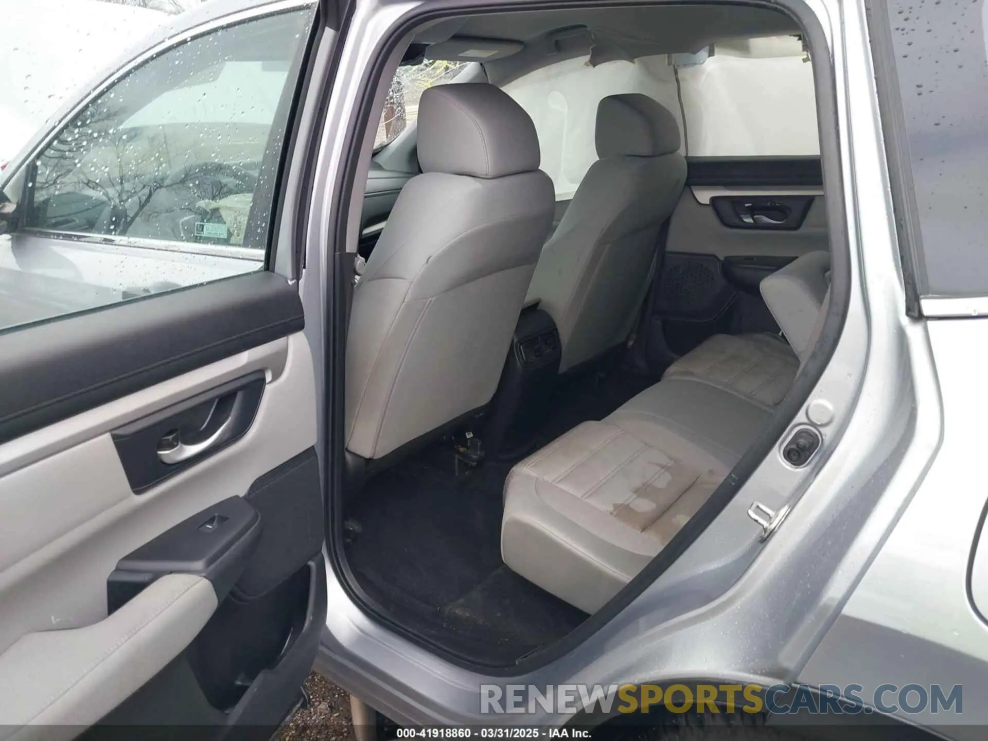 8 Photograph of a damaged car 2HKRW6H36KH223334 HONDA CR-V 2019