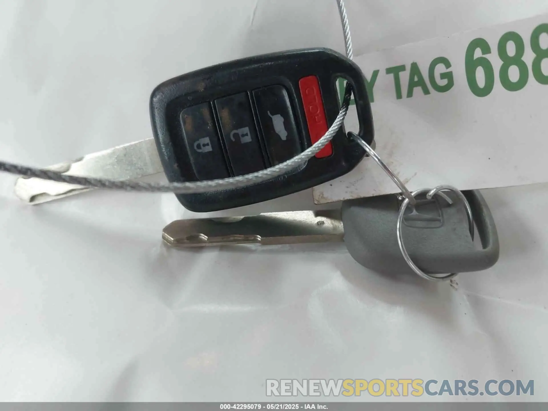 11 Photograph of a damaged car 2HKRW6H39KH229256 HONDA CR-V 2019