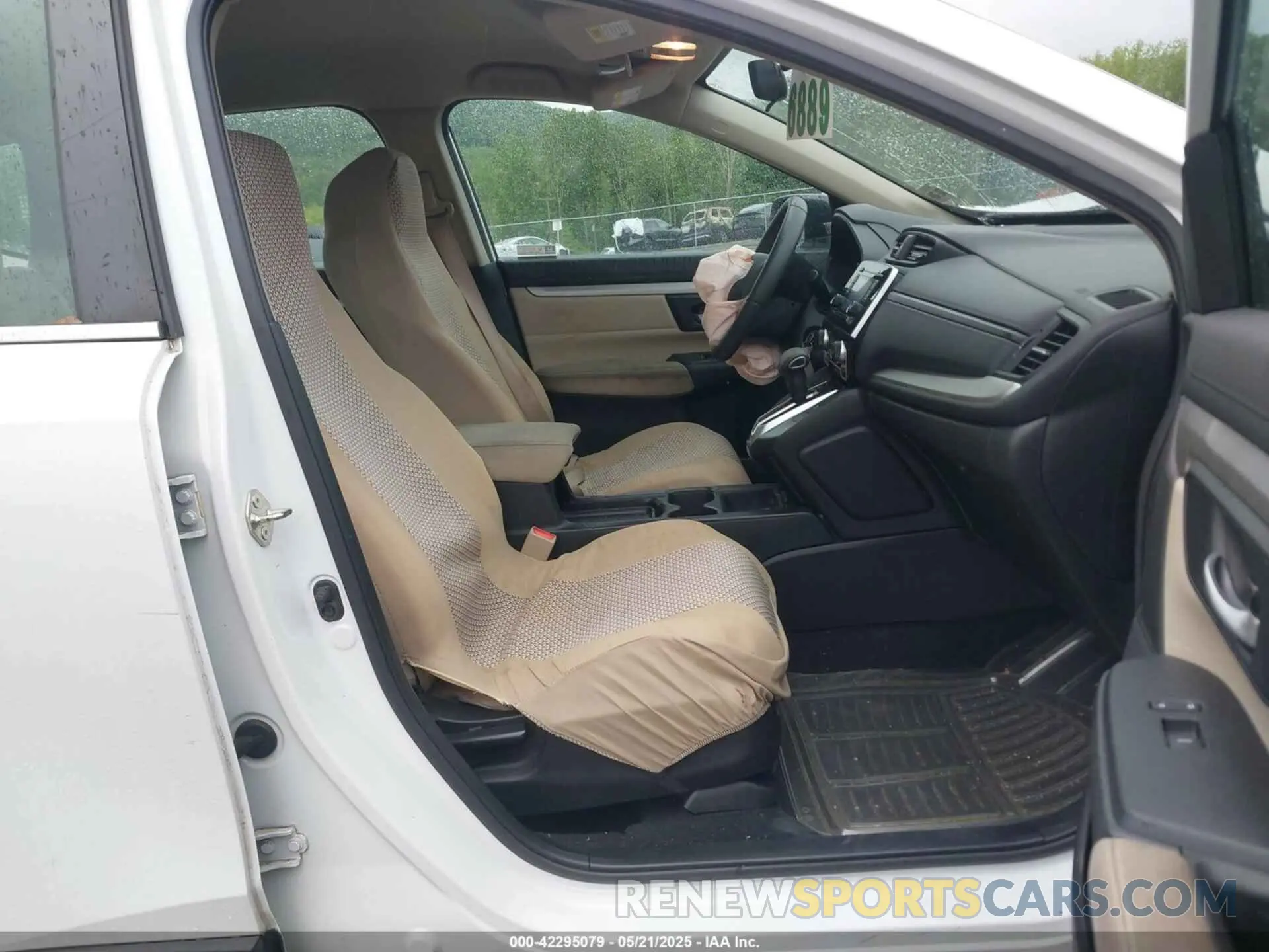 5 Photograph of a damaged car 2HKRW6H39KH229256 HONDA CR-V 2019