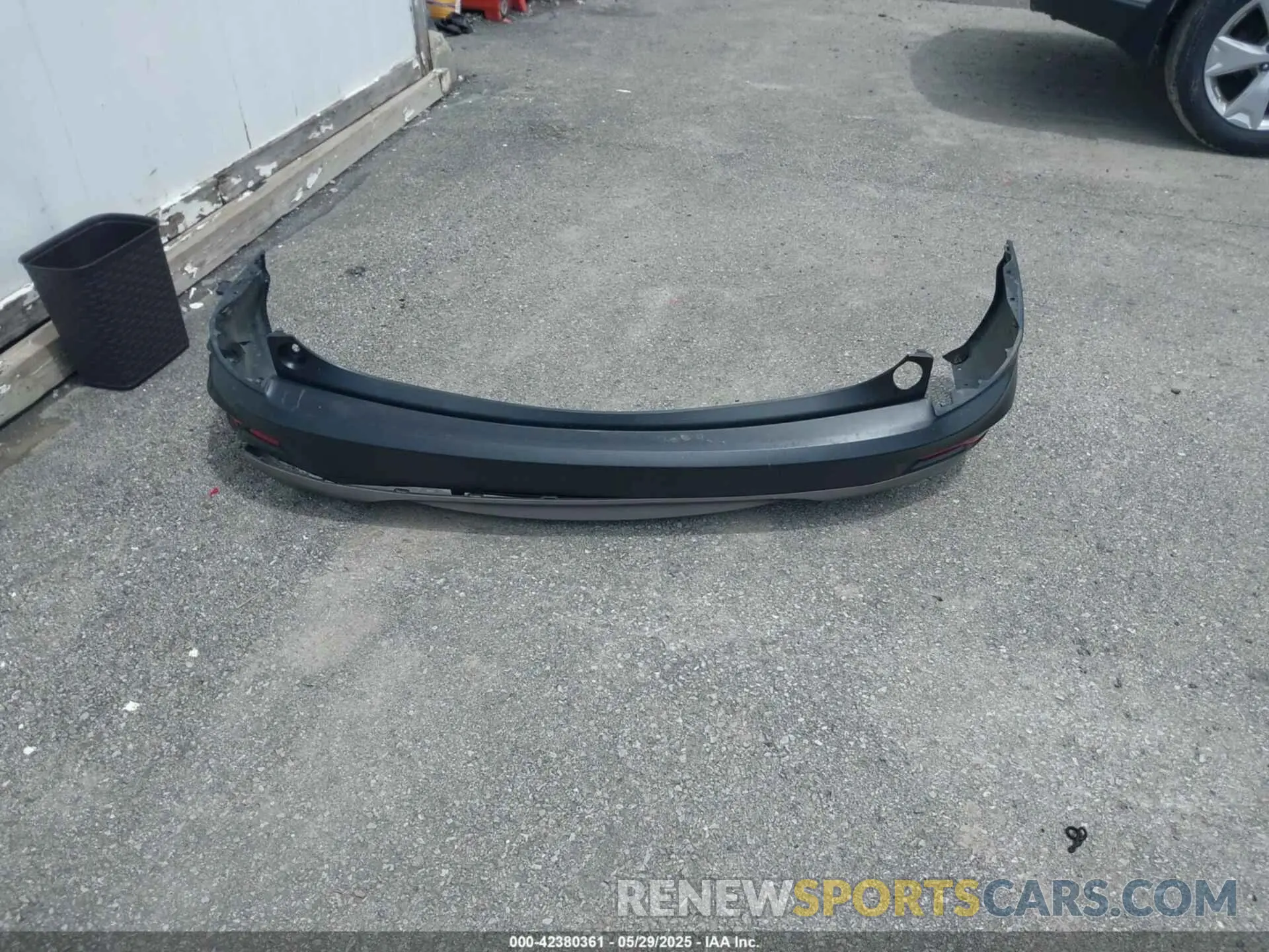 12 Photograph of a damaged car 2HKRW6H3XKH208867 HONDA CR-V 2019