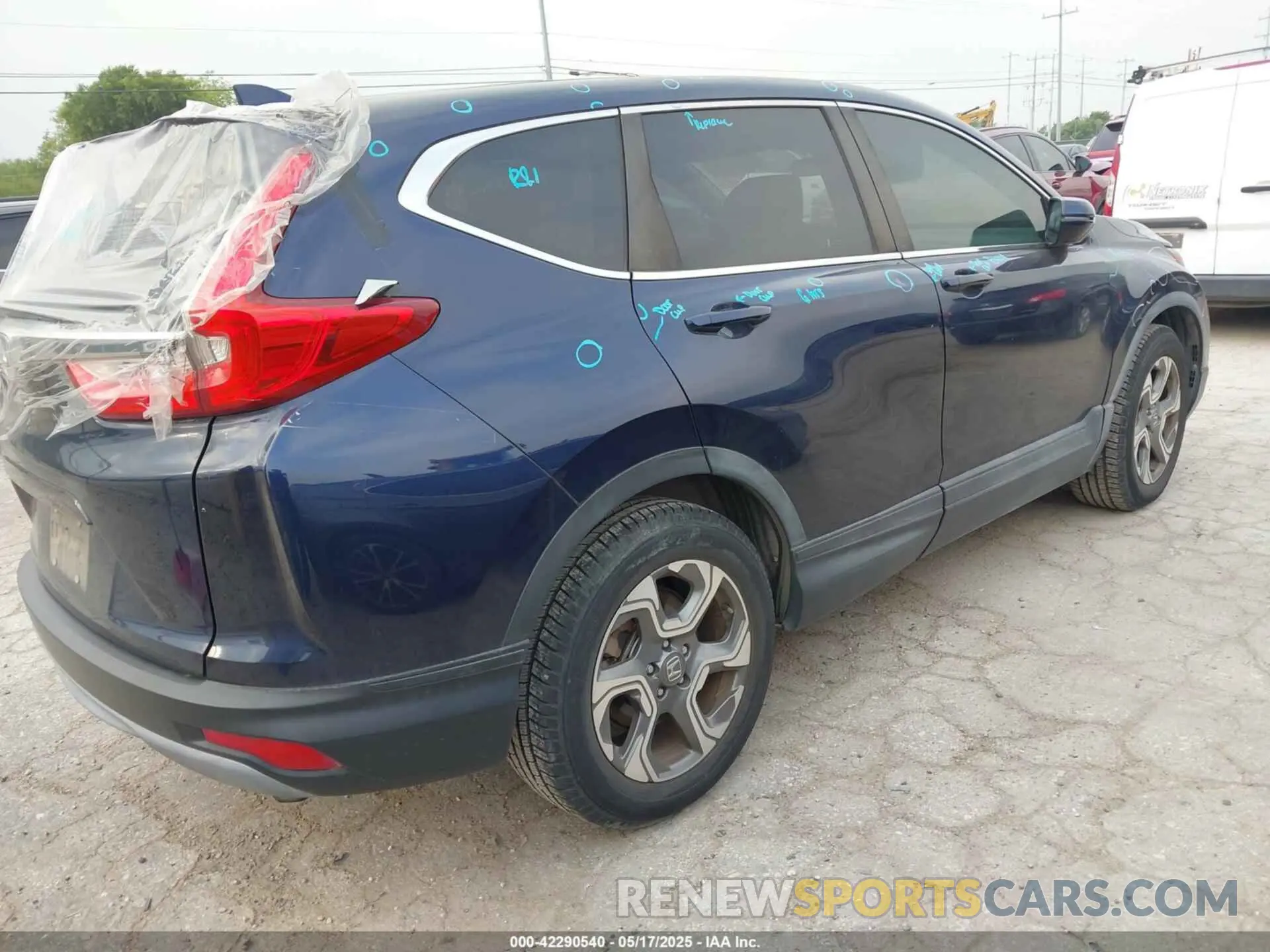 4 Photograph of a damaged car 5J6RW1H50KA008571 HONDA CR-V 2019