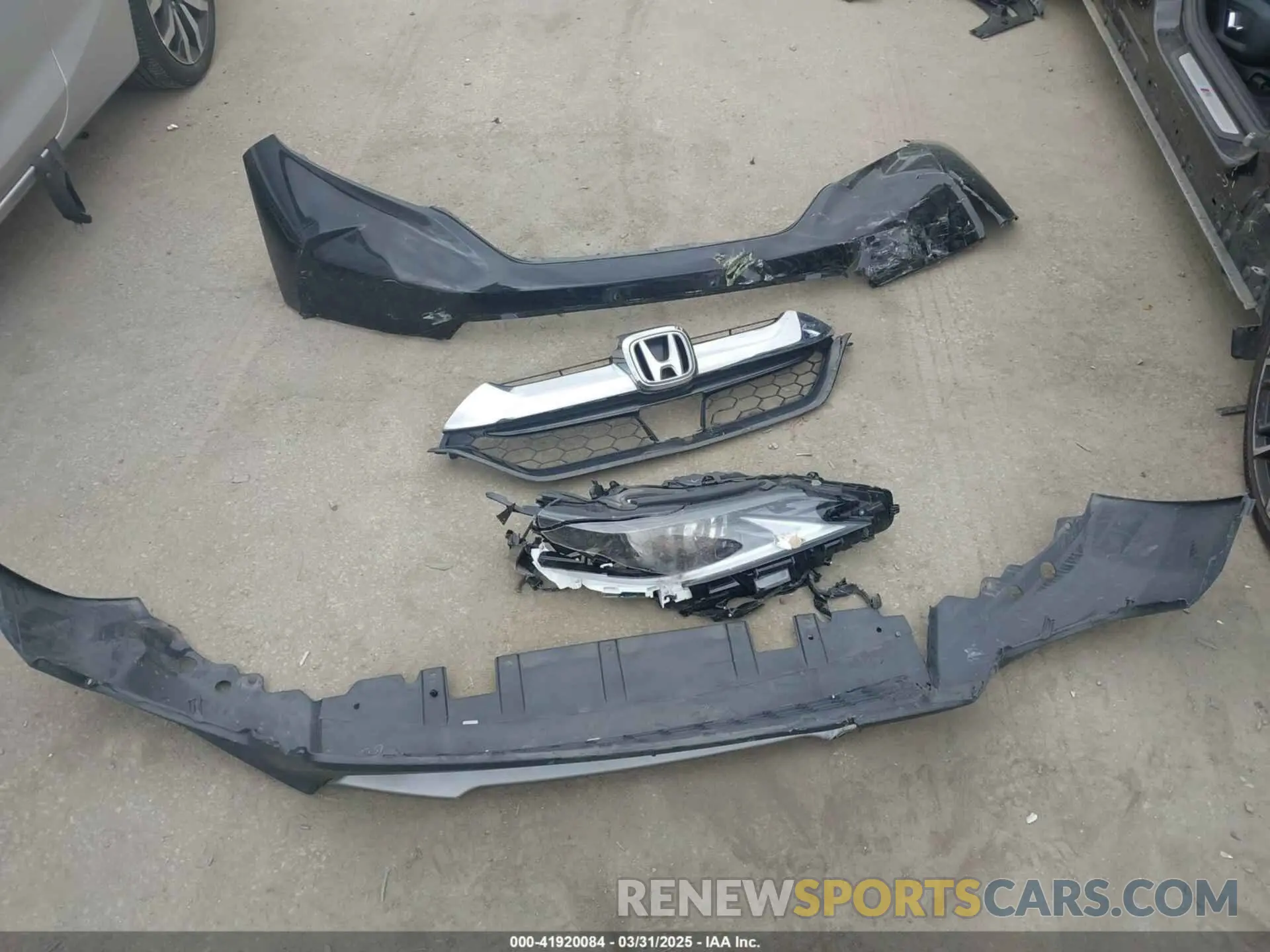12 Photograph of a damaged car 5J6RW1H50KA009753 HONDA CR-V 2019