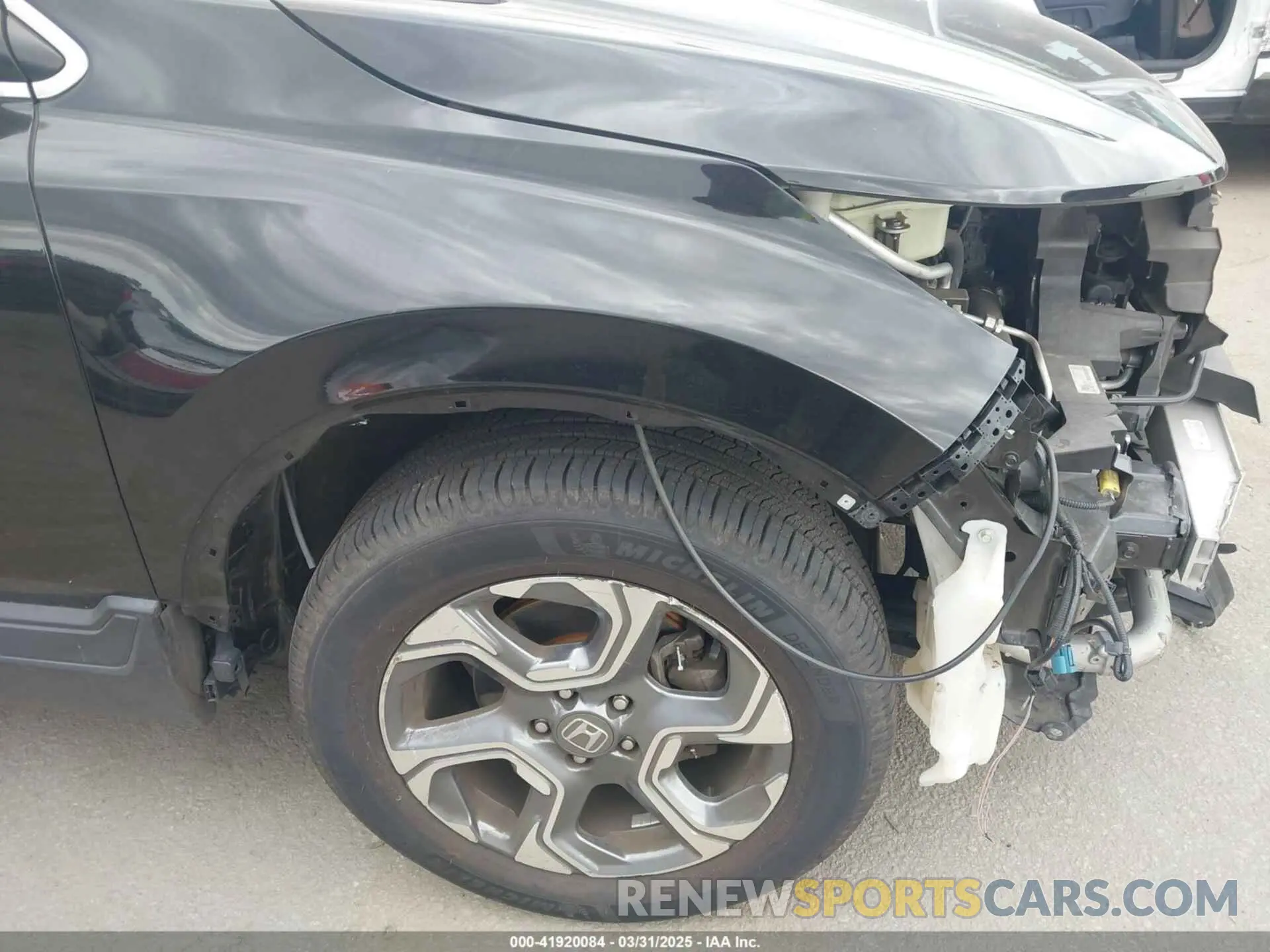 14 Photograph of a damaged car 5J6RW1H50KA009753 HONDA CR-V 2019