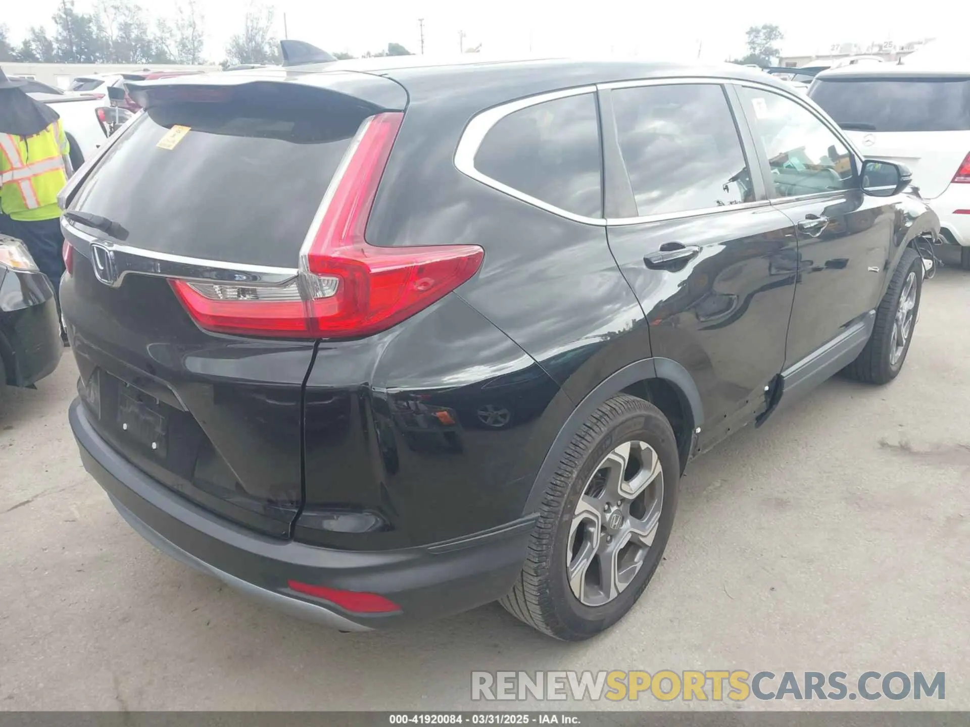 4 Photograph of a damaged car 5J6RW1H50KA009753 HONDA CR-V 2019