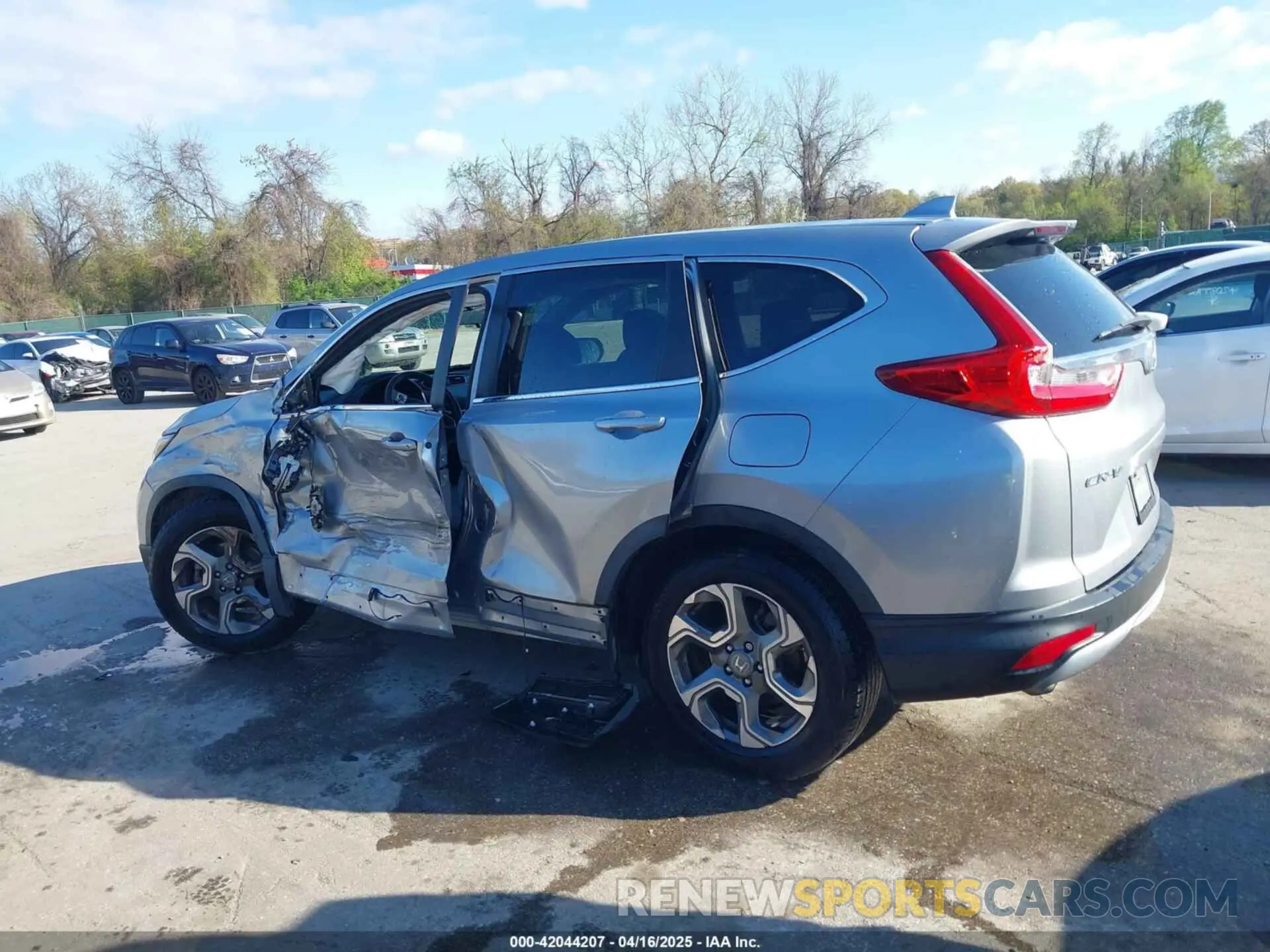 14 Photograph of a damaged car 5J6RW1H50KA012894 HONDA CR-V 2019