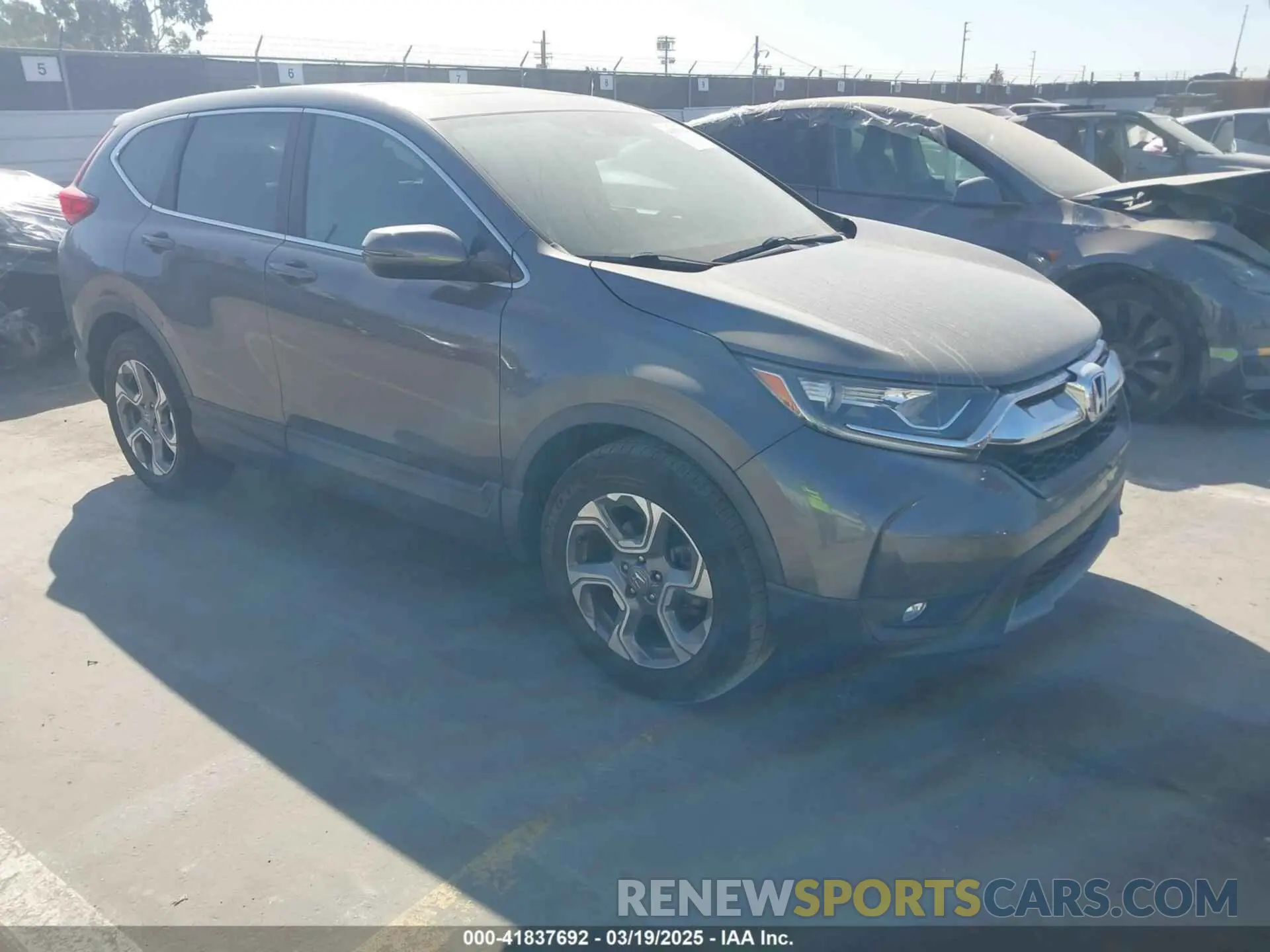 1 Photograph of a damaged car 5J6RW1H50KA044471 HONDA CR-V 2019