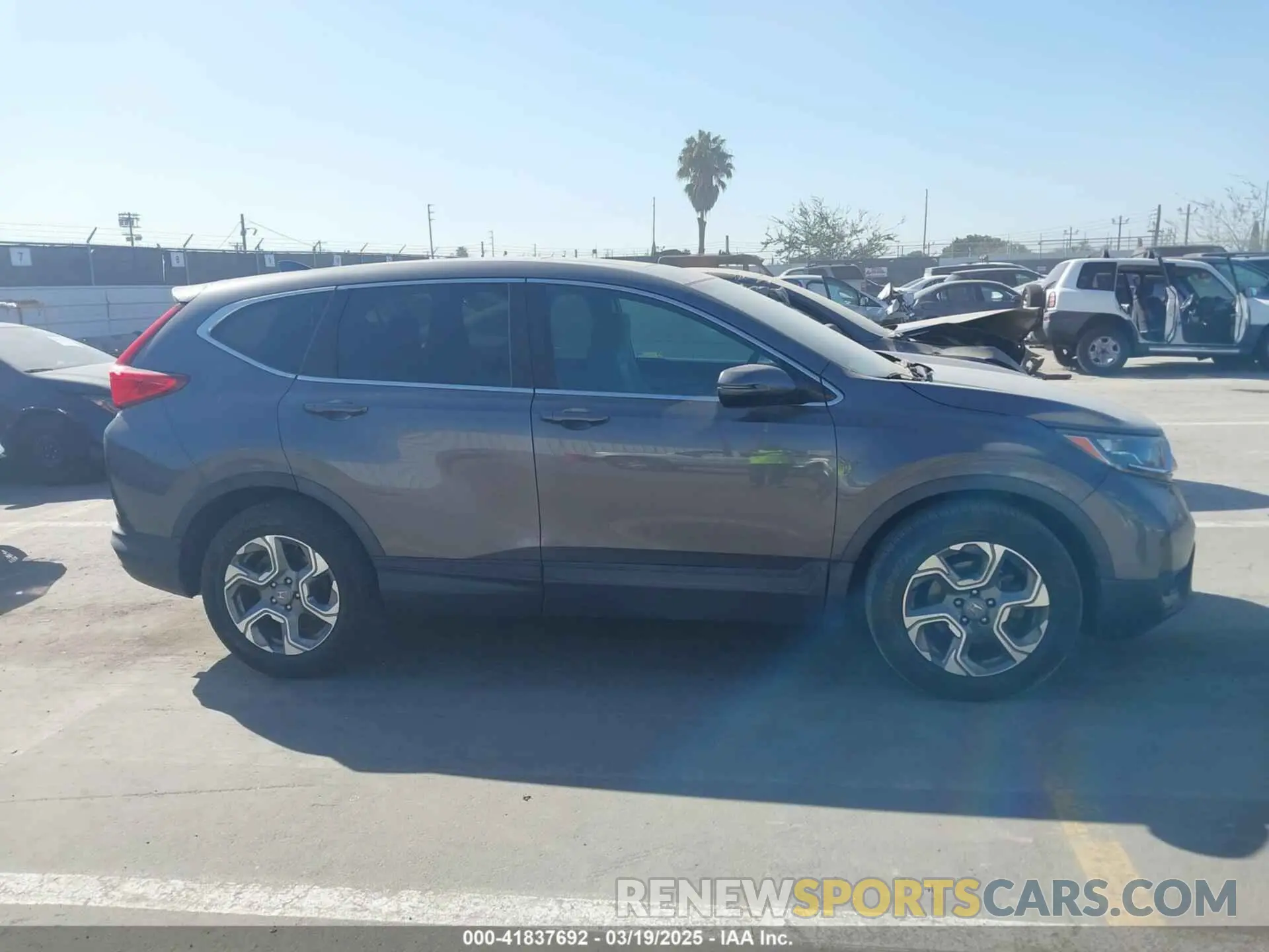 13 Photograph of a damaged car 5J6RW1H50KA044471 HONDA CR-V 2019