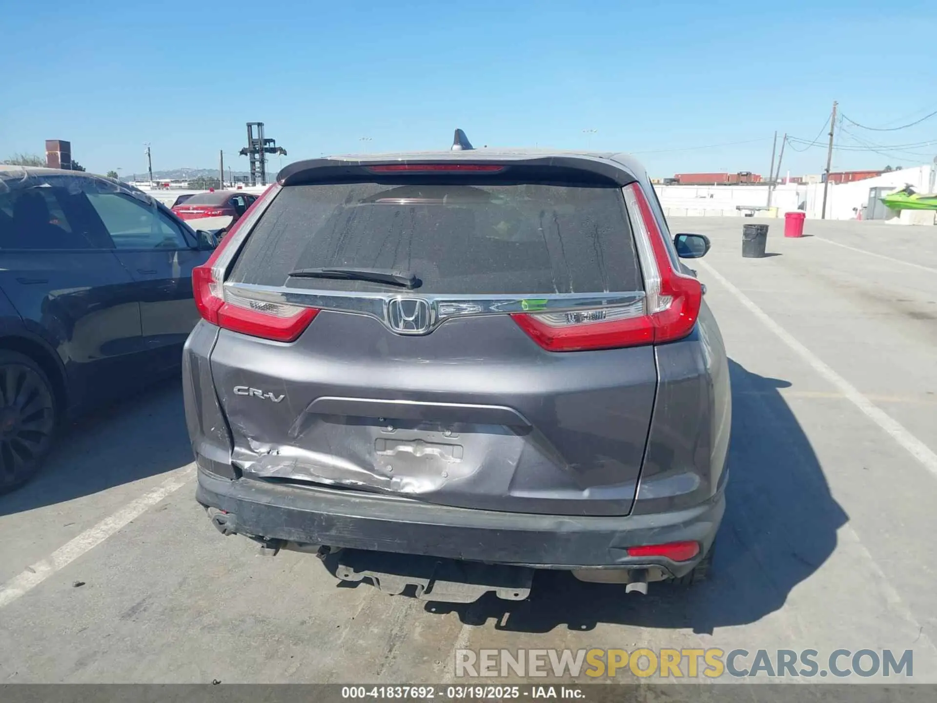16 Photograph of a damaged car 5J6RW1H50KA044471 HONDA CR-V 2019