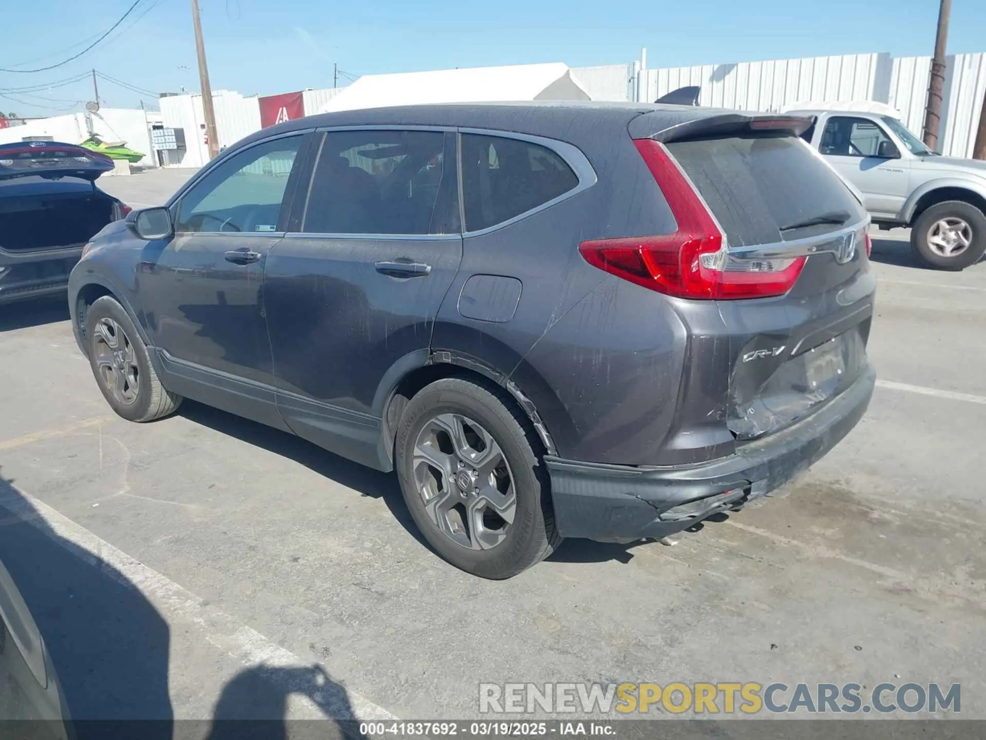 3 Photograph of a damaged car 5J6RW1H50KA044471 HONDA CR-V 2019