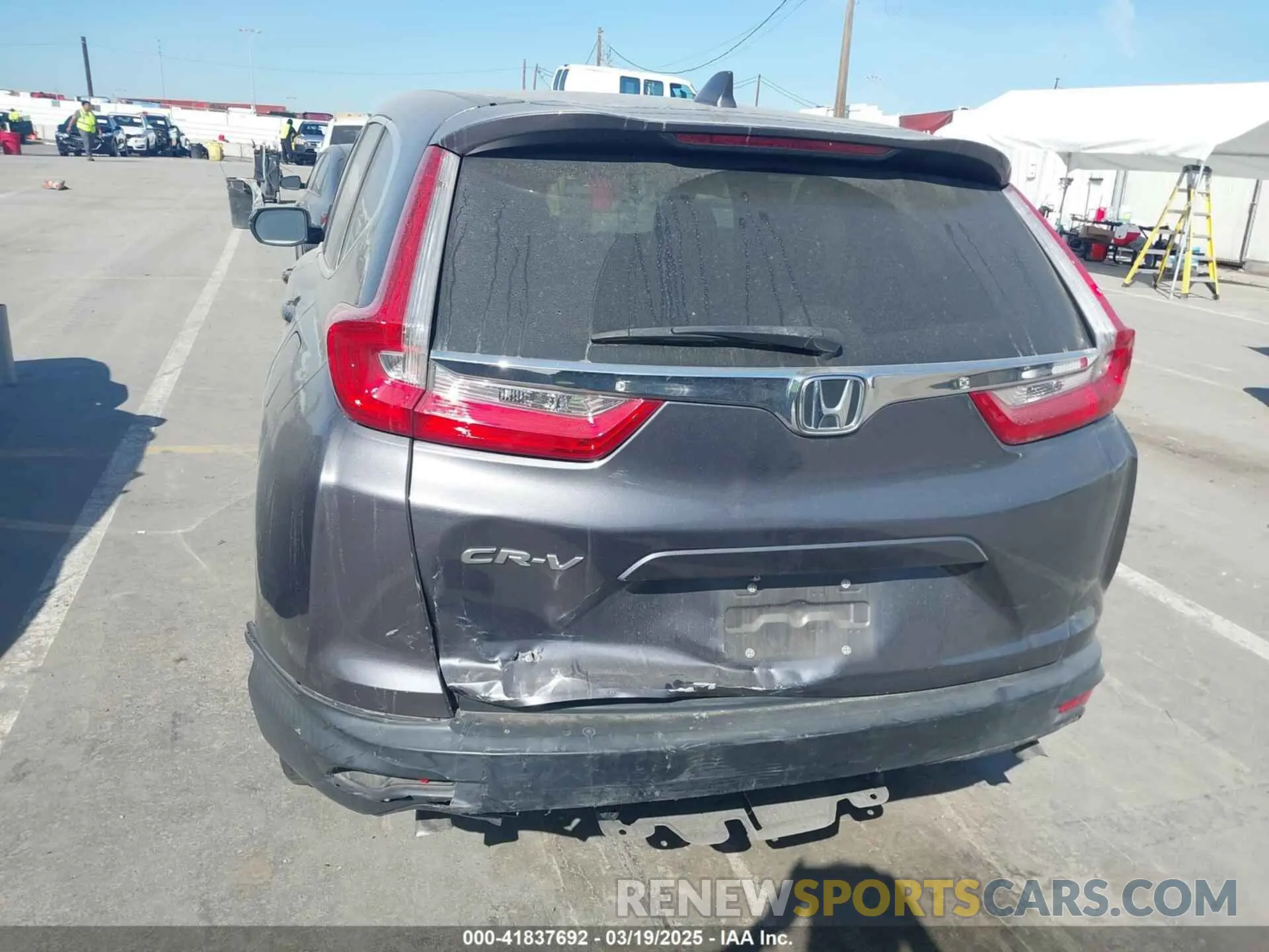 6 Photograph of a damaged car 5J6RW1H50KA044471 HONDA CR-V 2019