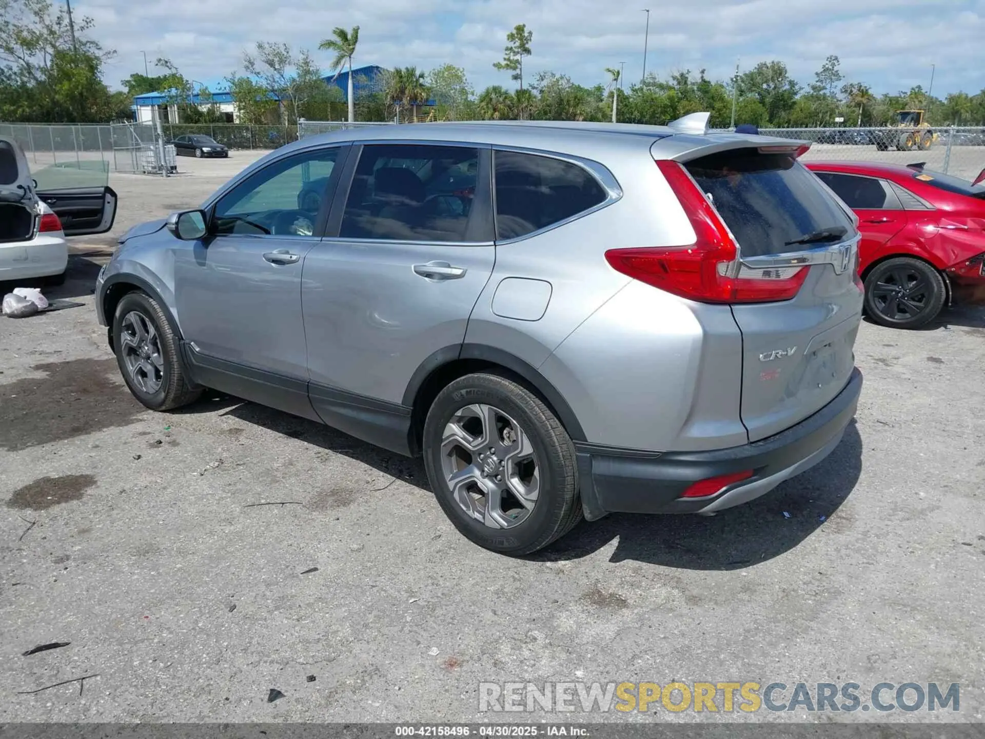 3 Photograph of a damaged car 5J6RW1H51KA008613 HONDA CR-V 2019