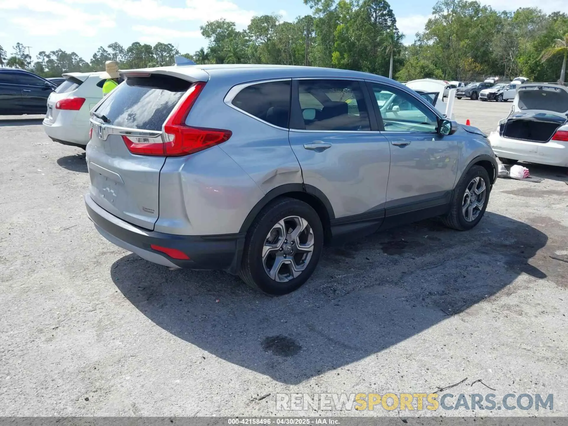 4 Photograph of a damaged car 5J6RW1H51KA008613 HONDA CR-V 2019