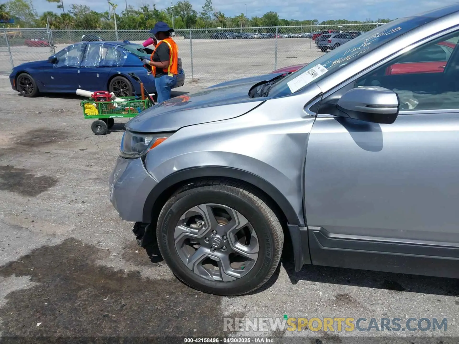 6 Photograph of a damaged car 5J6RW1H51KA008613 HONDA CR-V 2019