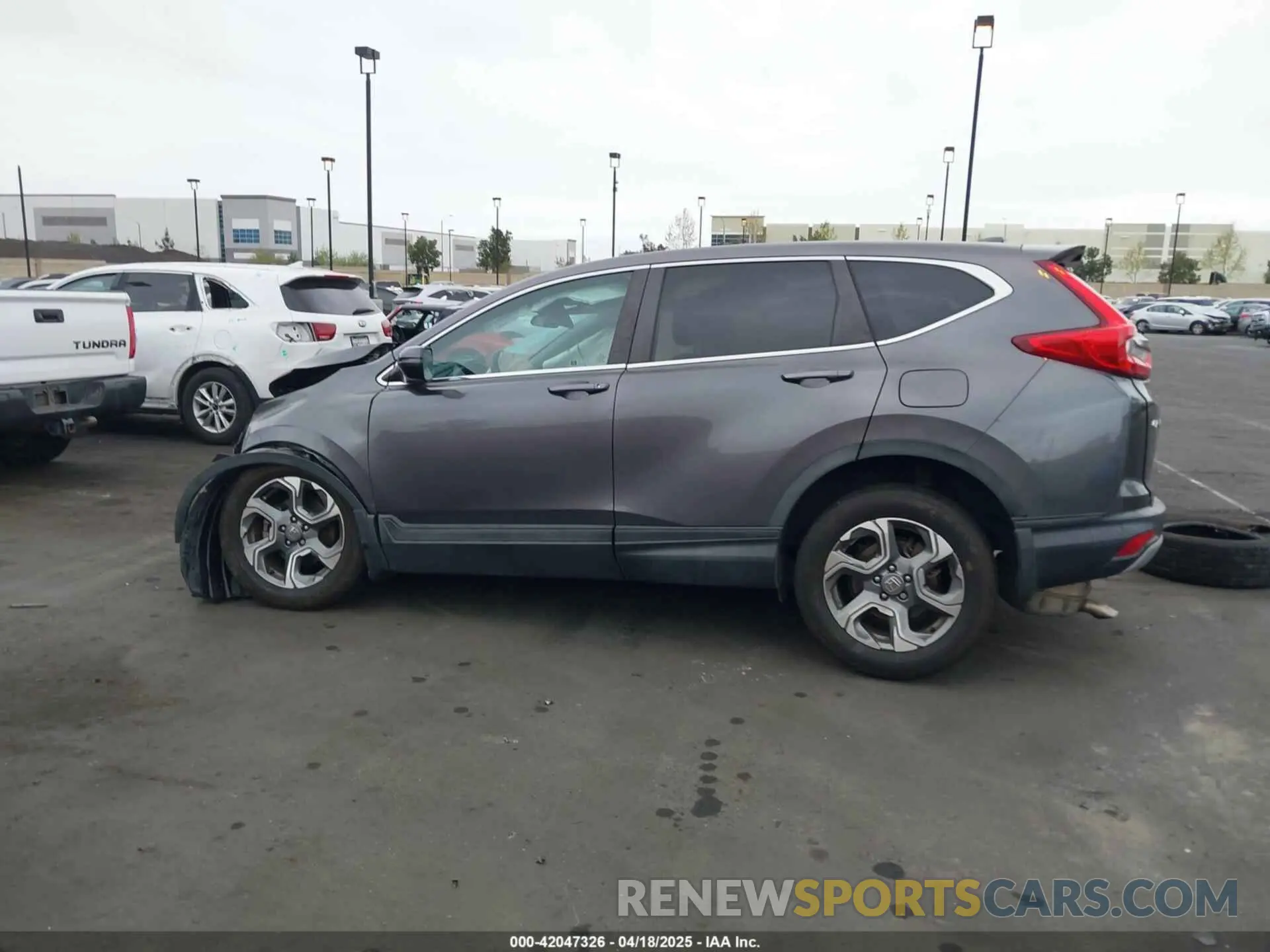 15 Photograph of a damaged car 5J6RW1H52KA020706 HONDA CR-V 2019