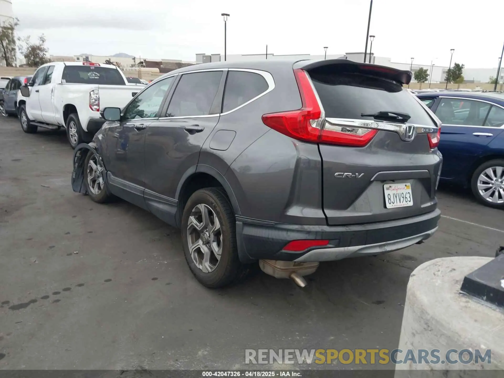 3 Photograph of a damaged car 5J6RW1H52KA020706 HONDA CR-V 2019