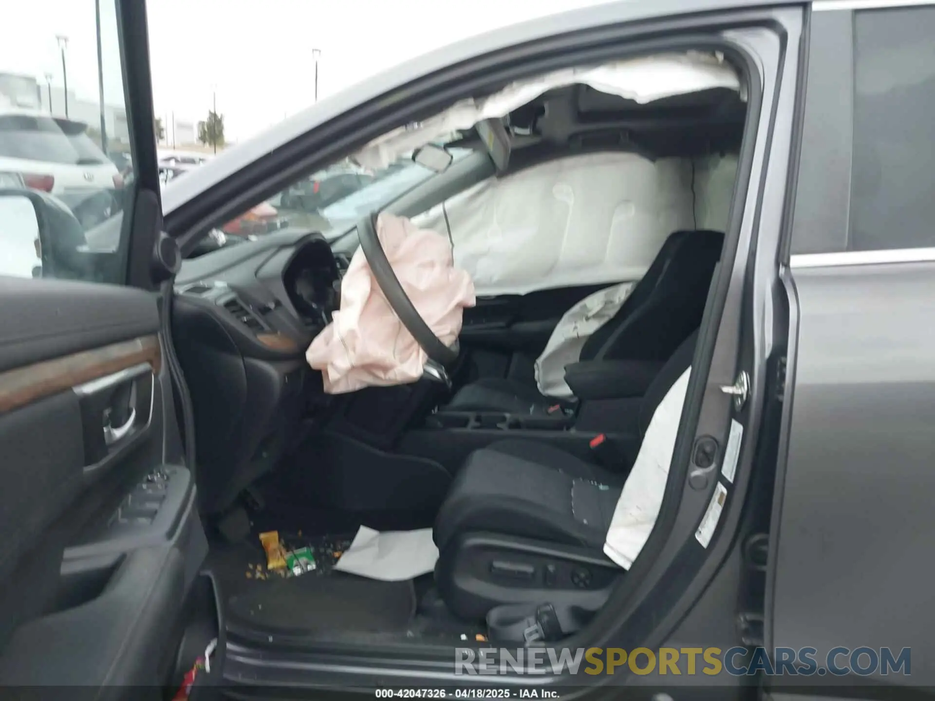 5 Photograph of a damaged car 5J6RW1H52KA020706 HONDA CR-V 2019