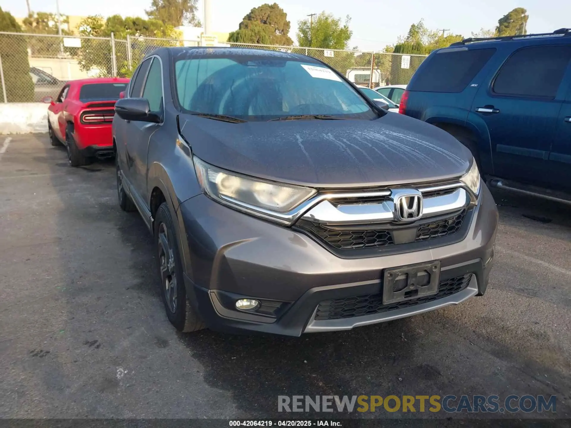 1 Photograph of a damaged car 5J6RW1H52KA033570 HONDA CR-V 2019