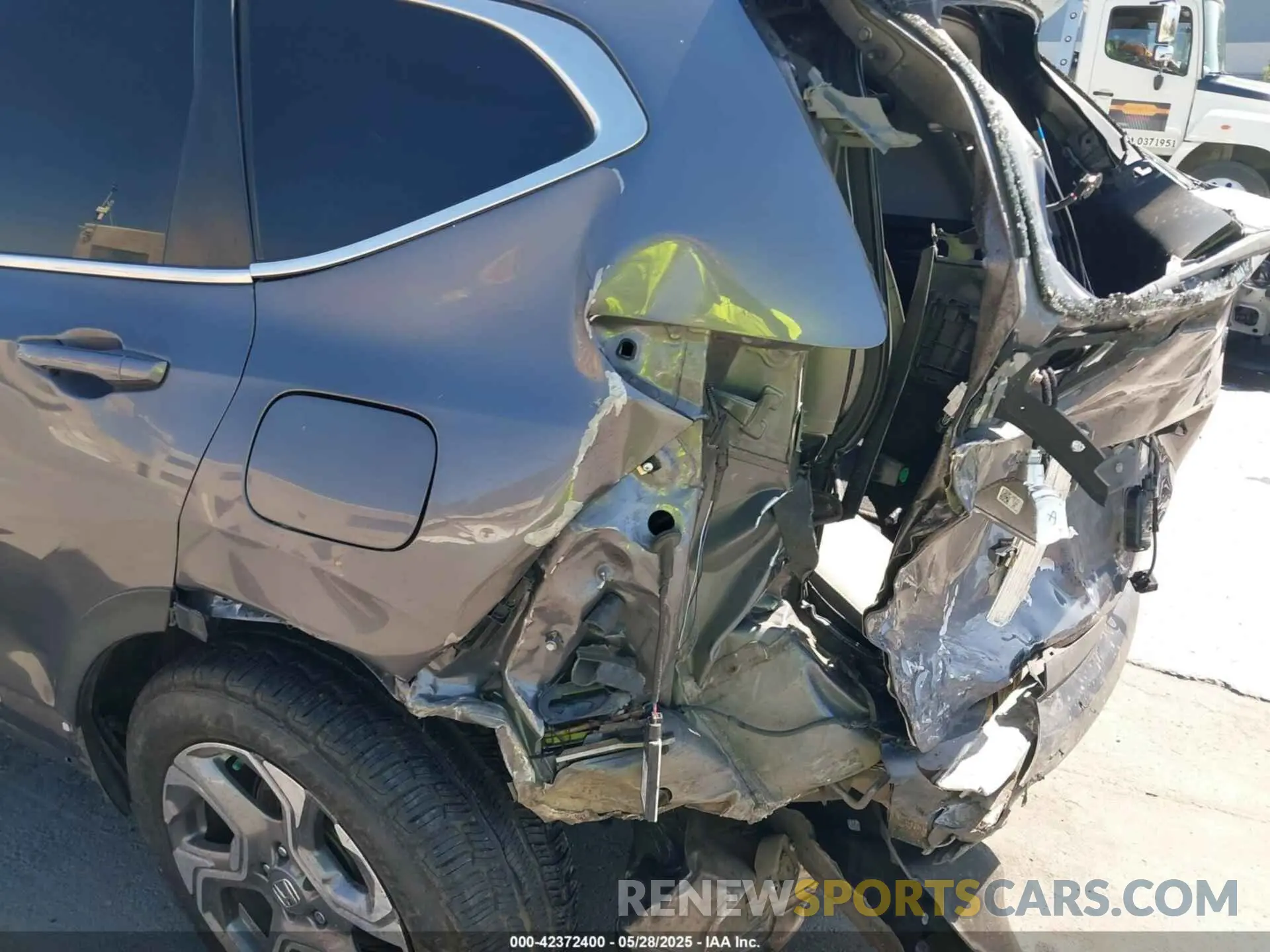 19 Photograph of a damaged car 5J6RW1H54KA011666 HONDA CR-V 2019