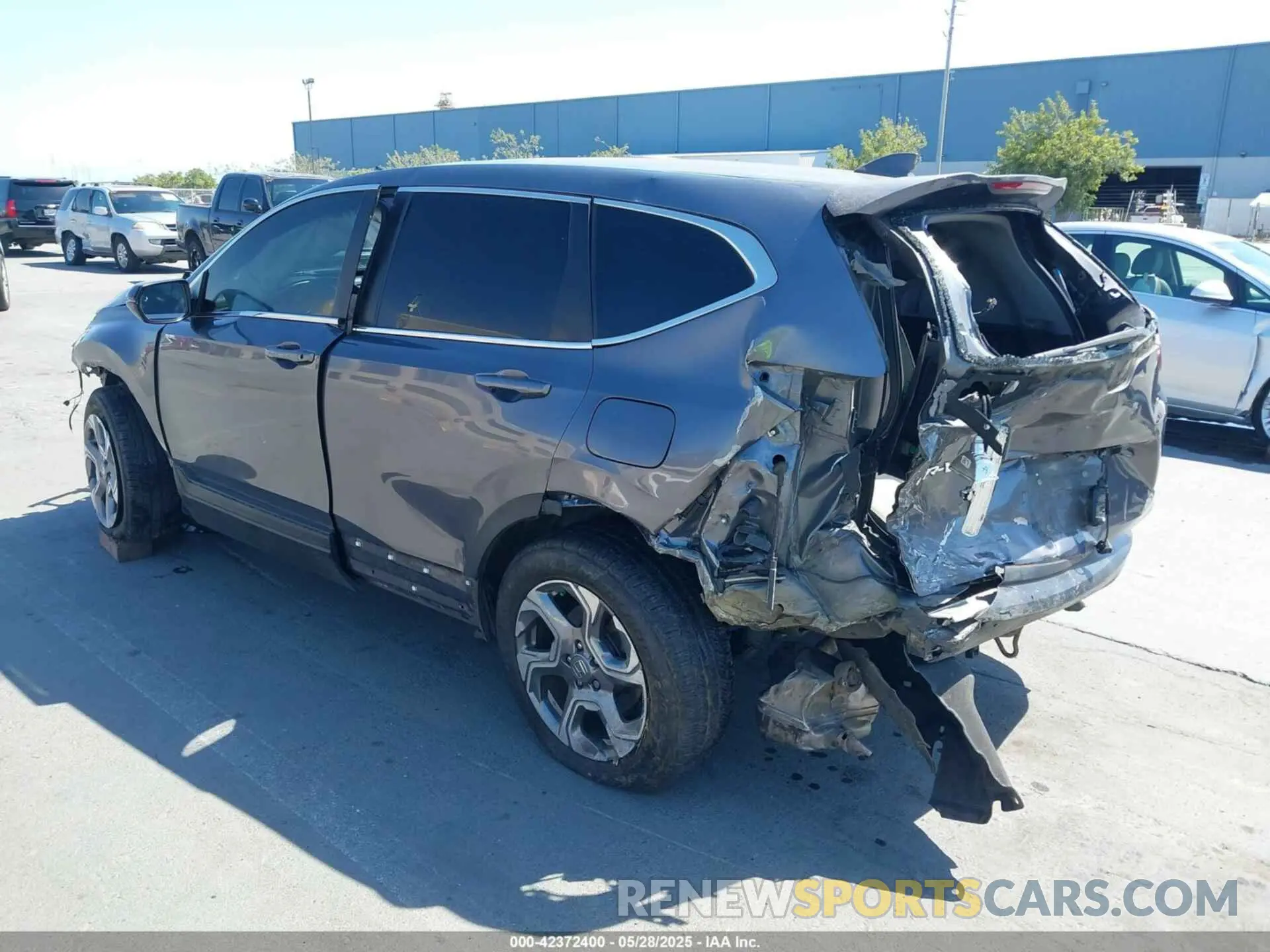 3 Photograph of a damaged car 5J6RW1H54KA011666 HONDA CR-V 2019