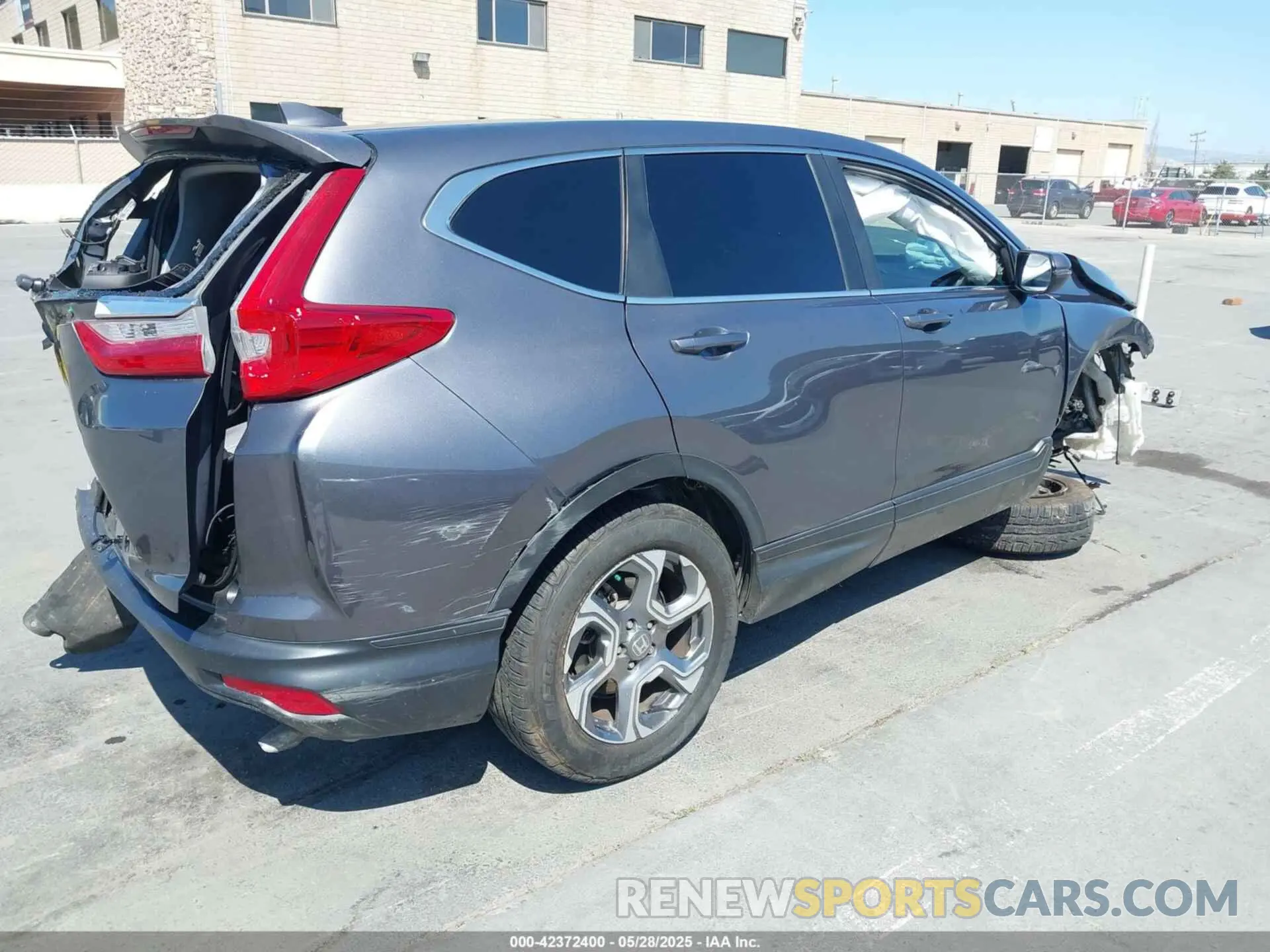 4 Photograph of a damaged car 5J6RW1H54KA011666 HONDA CR-V 2019