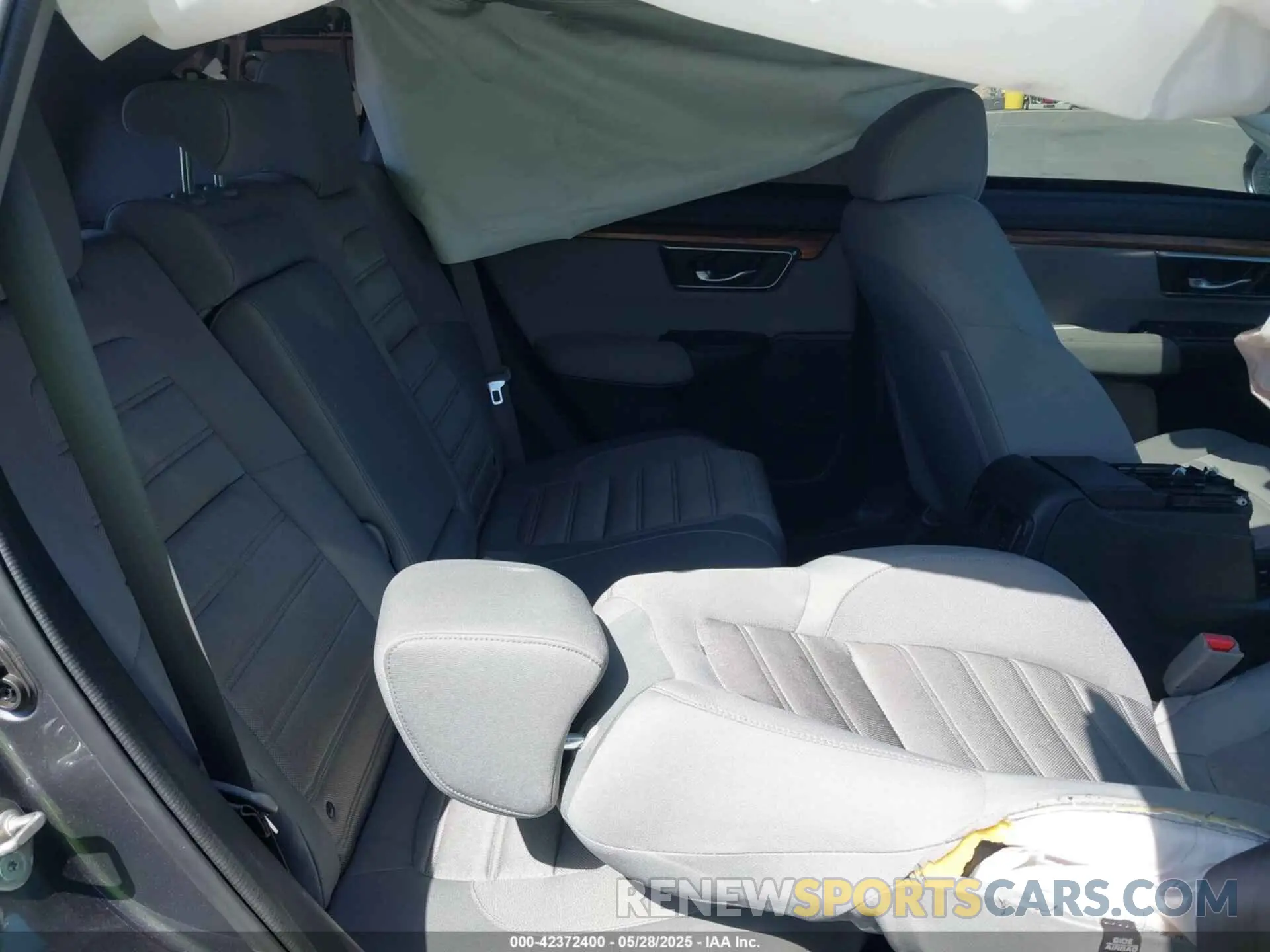8 Photograph of a damaged car 5J6RW1H54KA011666 HONDA CR-V 2019