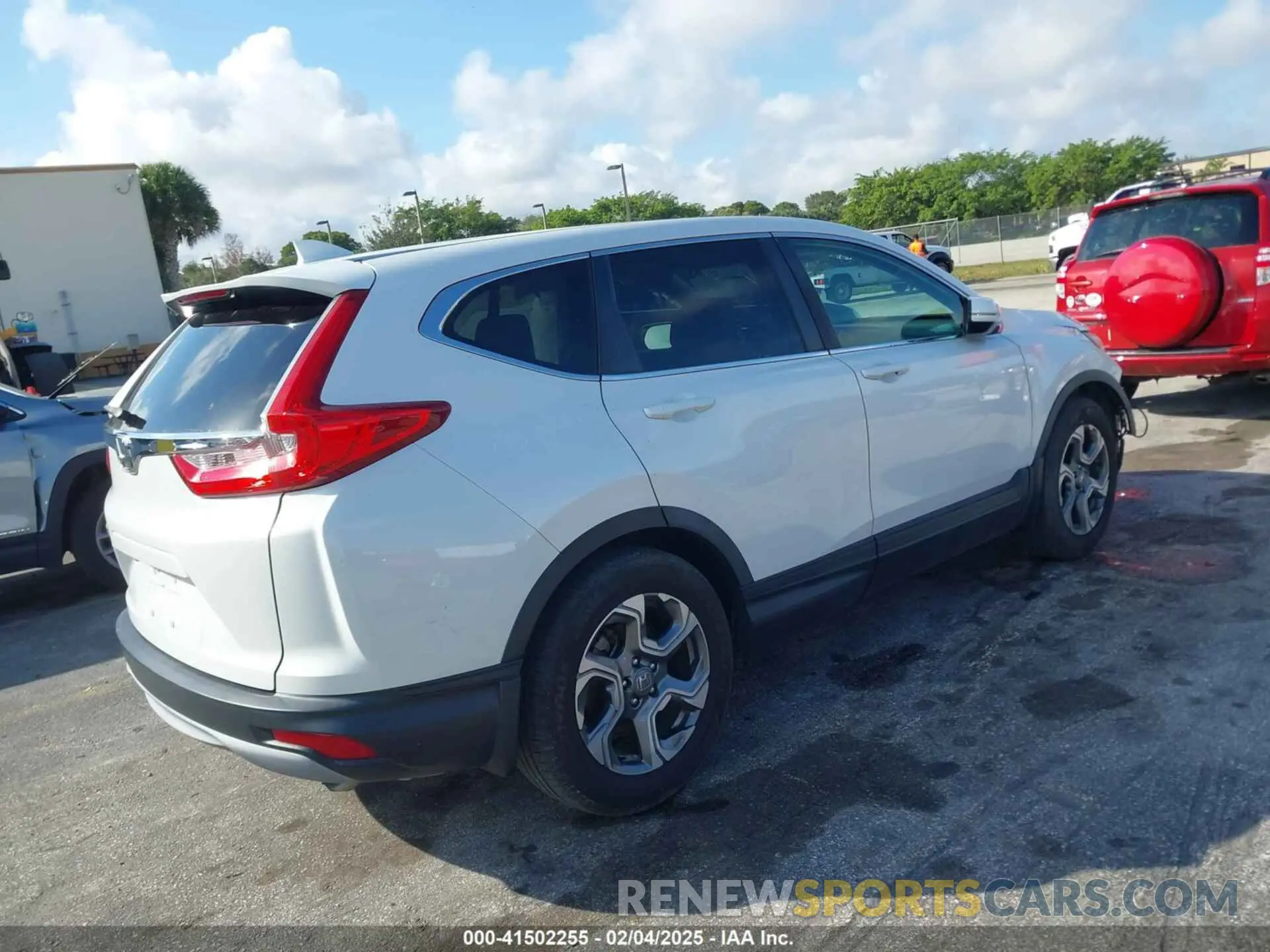 4 Photograph of a damaged car 5J6RW1H54KA017726 HONDA CR-V 2019