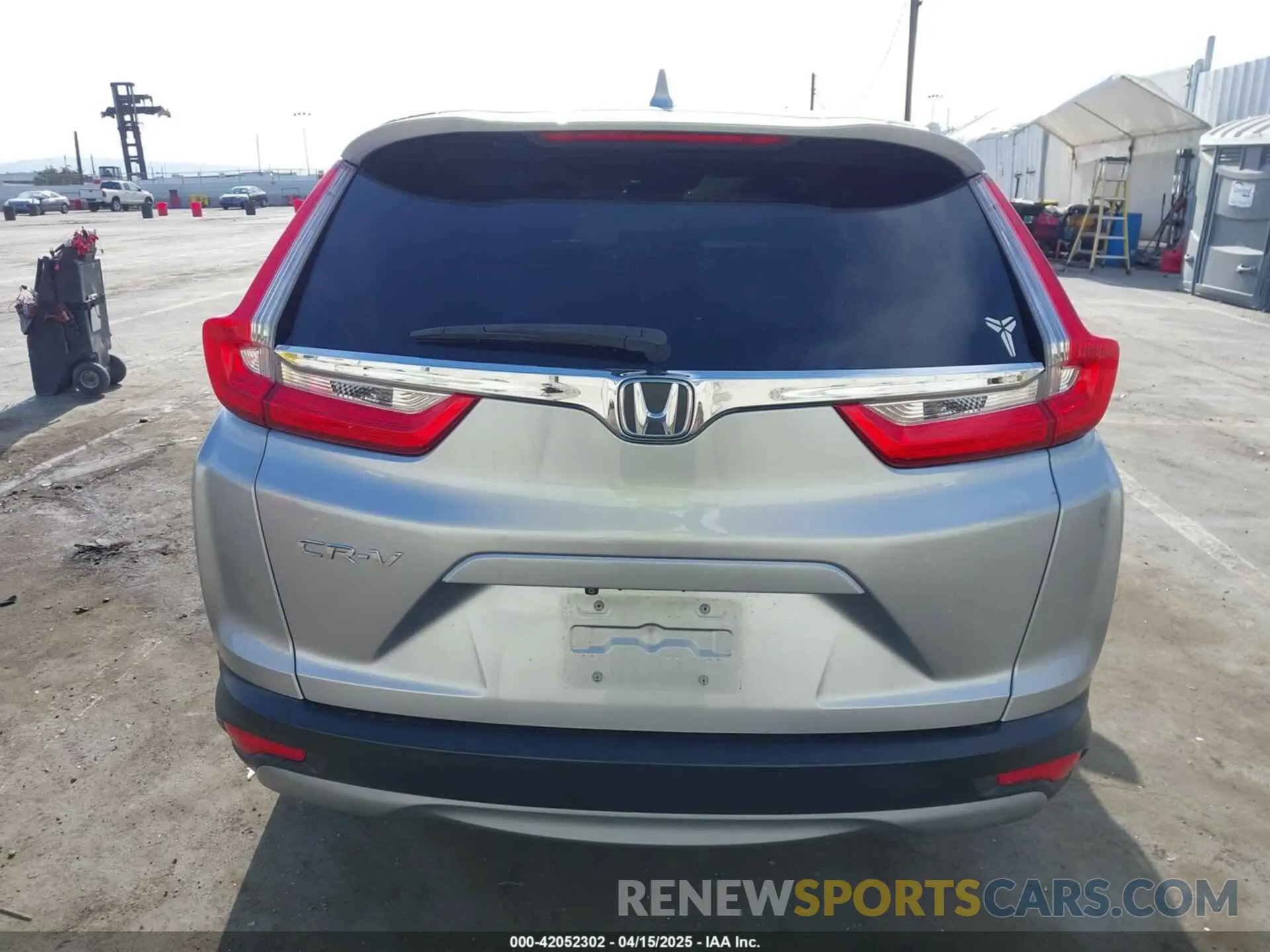 17 Photograph of a damaged car 5J6RW1H54KA027818 HONDA CR-V 2019