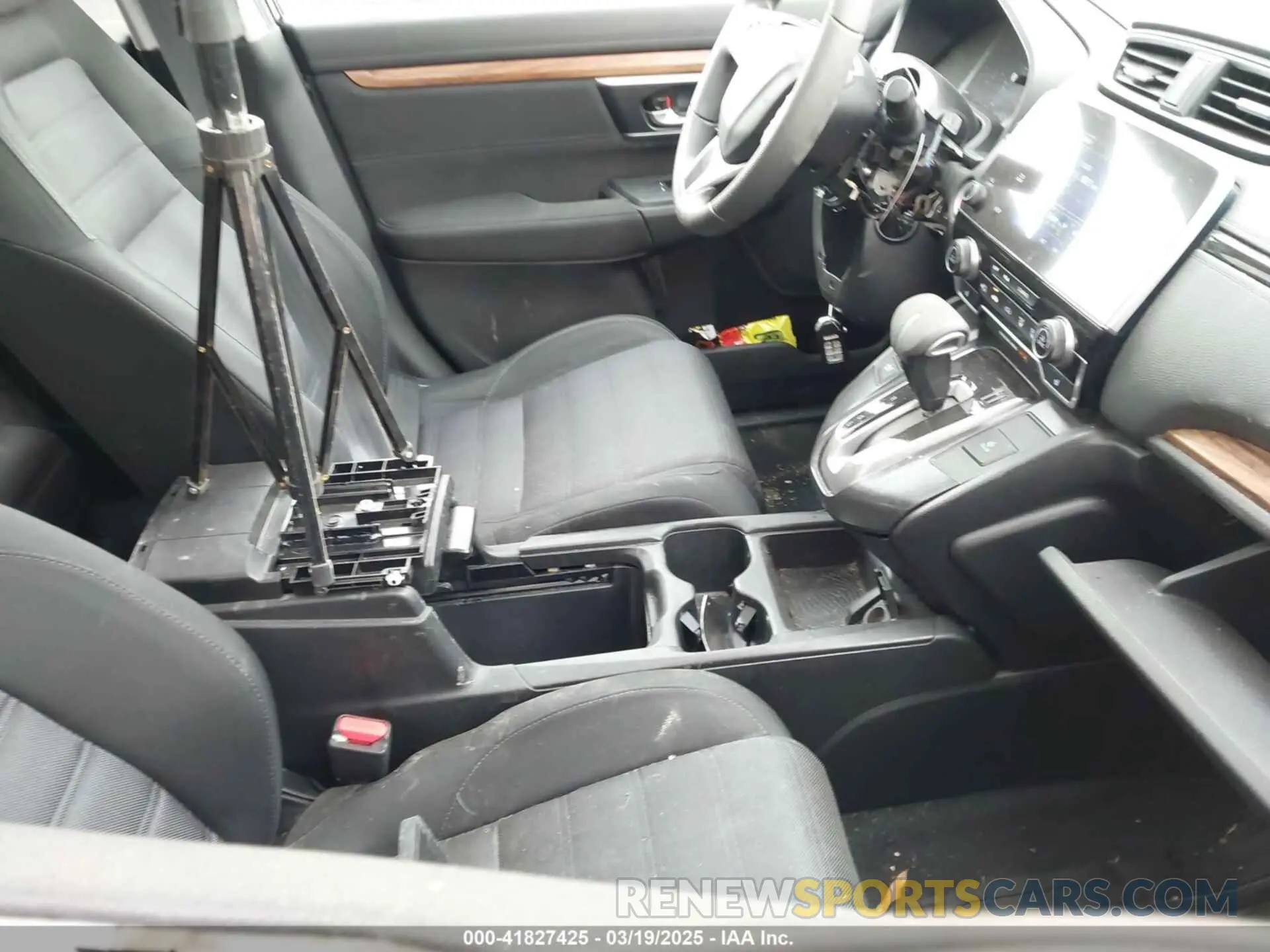 5 Photograph of a damaged car 5J6RW1H54KA039693 HONDA CR-V 2019