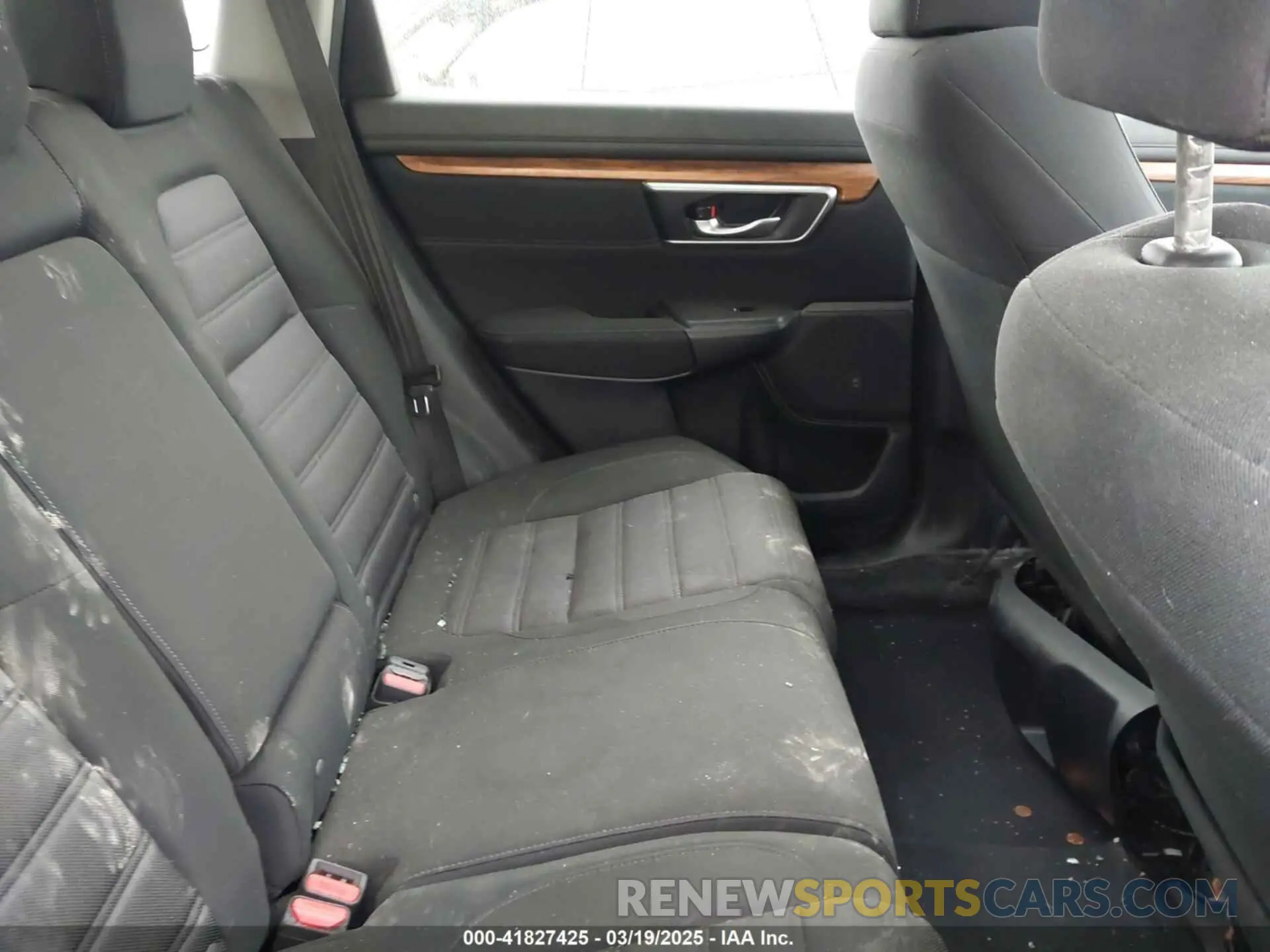 8 Photograph of a damaged car 5J6RW1H54KA039693 HONDA CR-V 2019