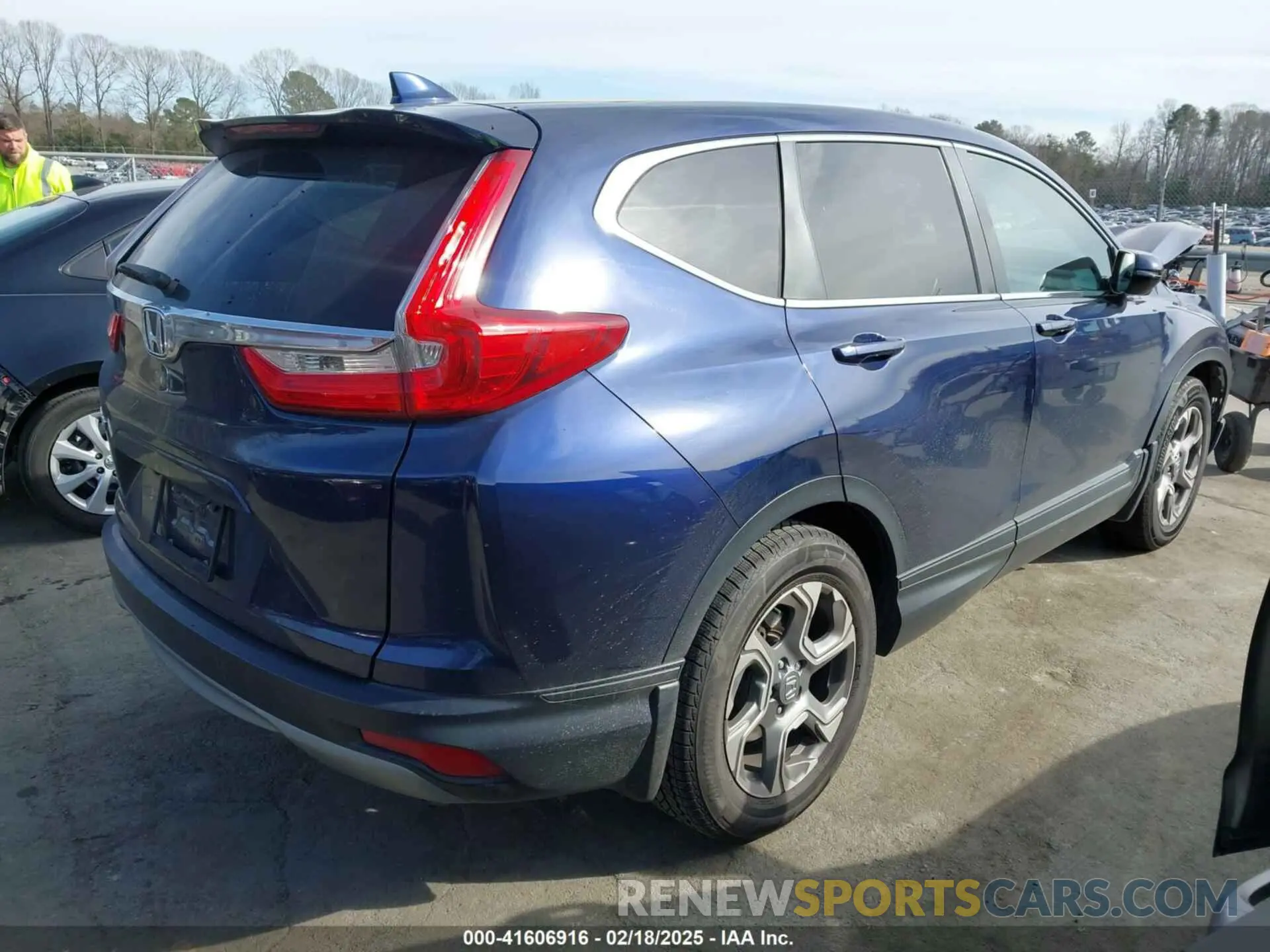 4 Photograph of a damaged car 5J6RW1H55KL007453 HONDA CR-V 2019
