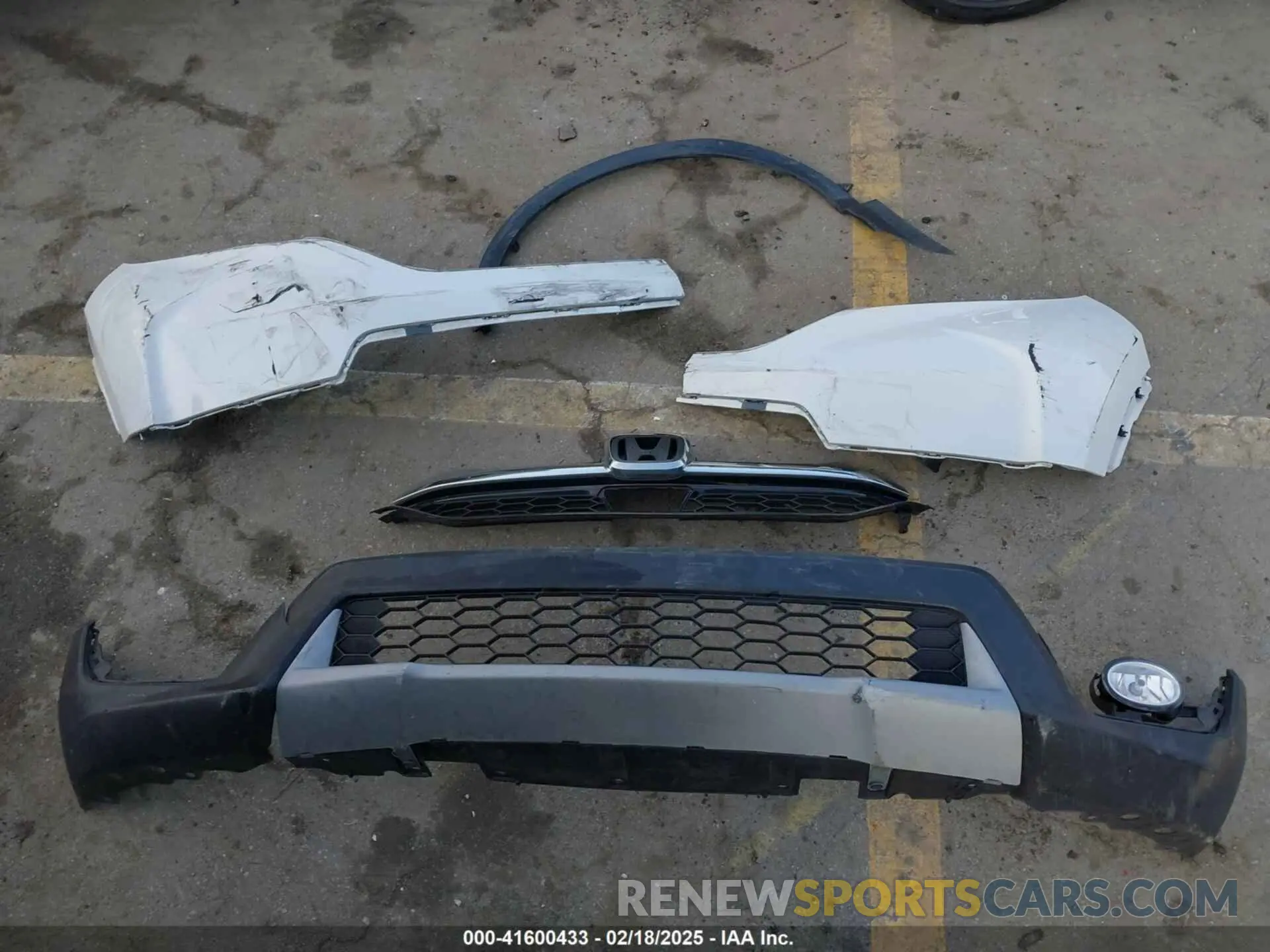 12 Photograph of a damaged car 5J6RW1H56KA029828 HONDA CR-V 2019