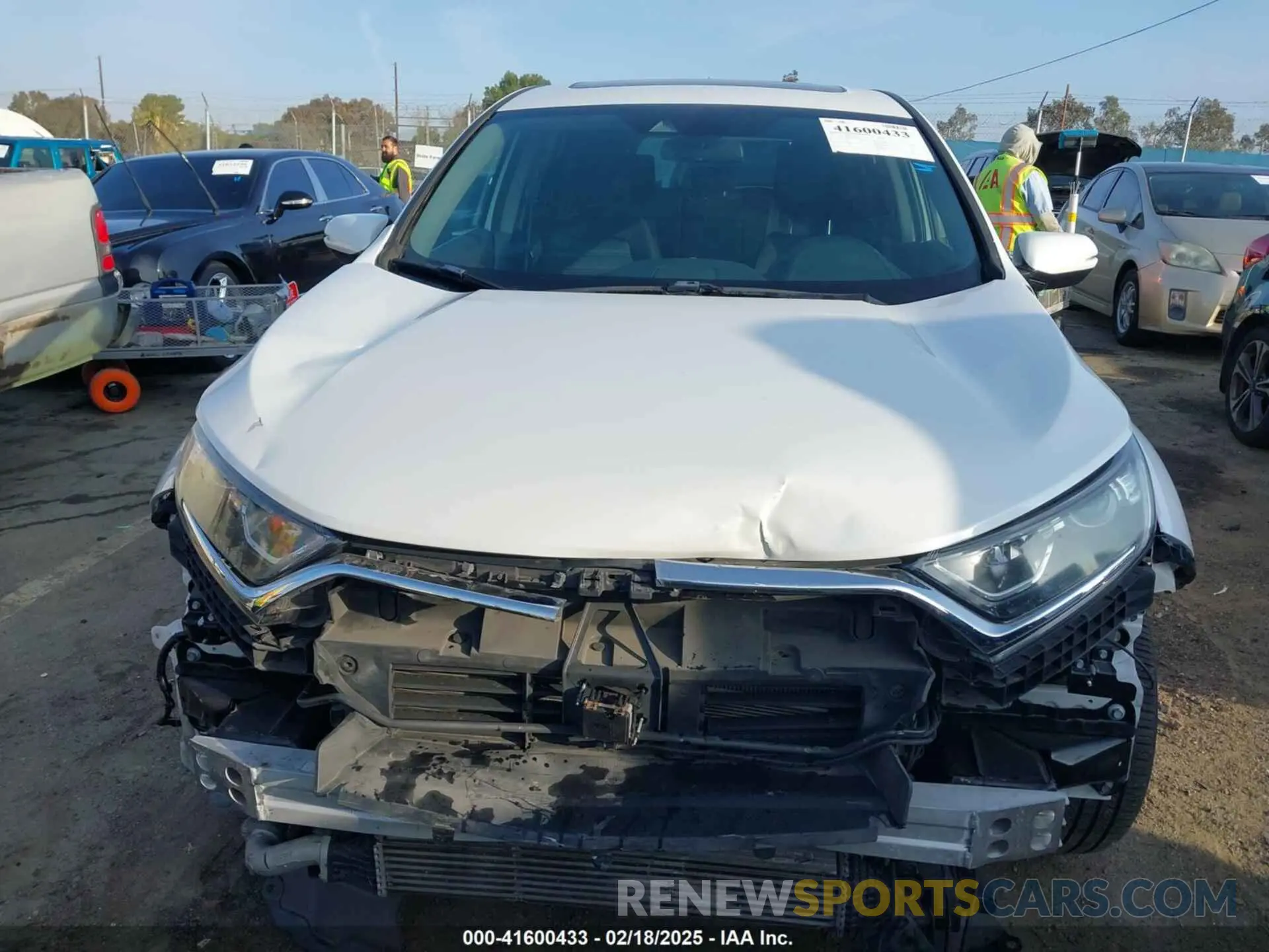13 Photograph of a damaged car 5J6RW1H56KA029828 HONDA CR-V 2019