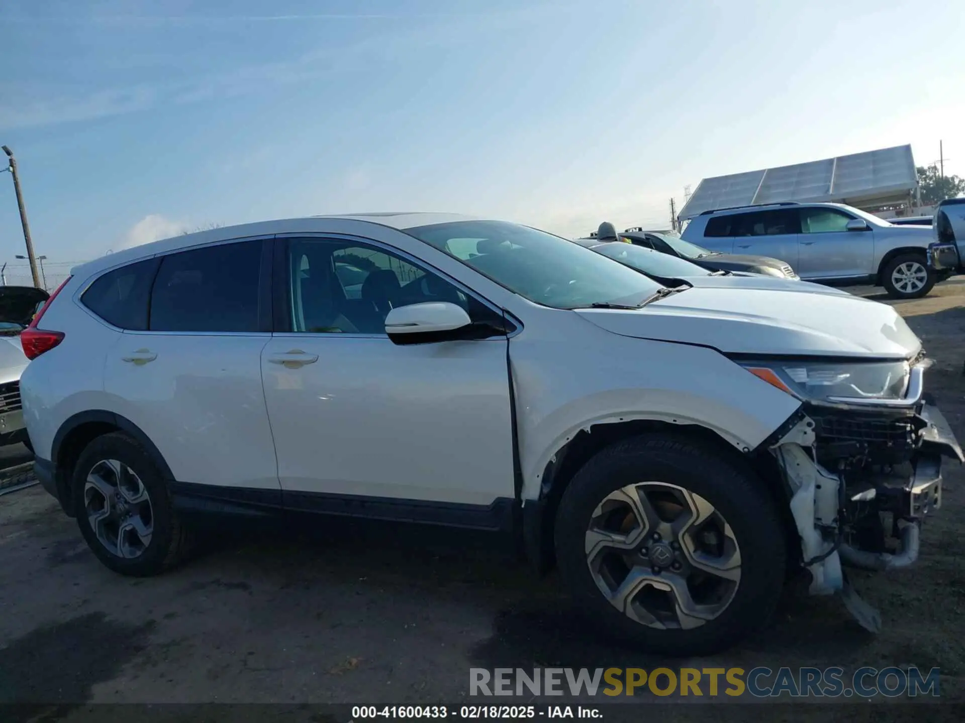 14 Photograph of a damaged car 5J6RW1H56KA029828 HONDA CR-V 2019