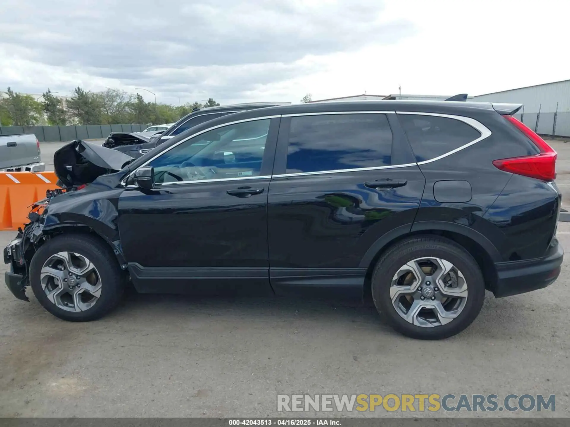 15 Photograph of a damaged car 5J6RW1H56KA030445 HONDA CR-V 2019