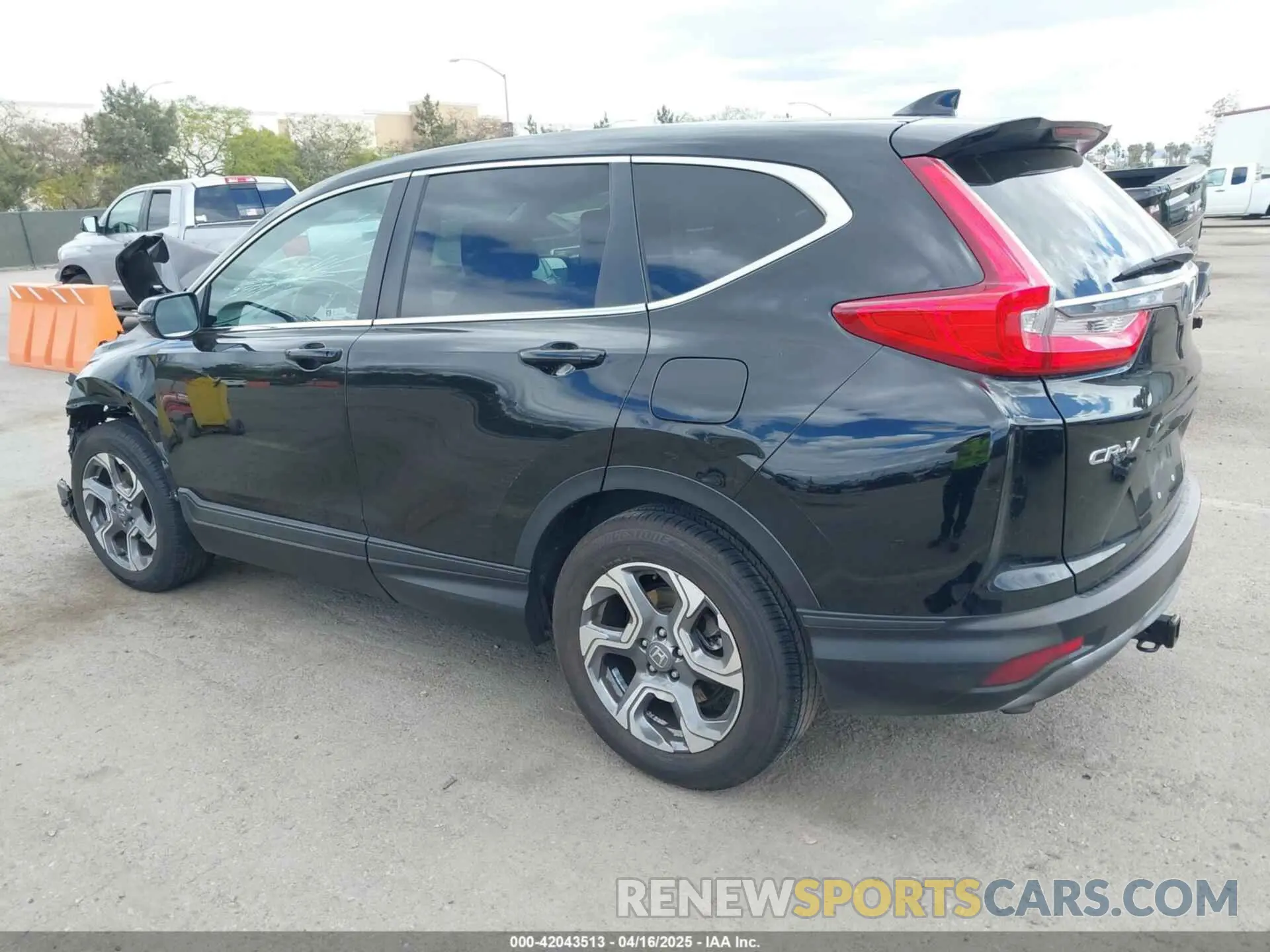 3 Photograph of a damaged car 5J6RW1H56KA030445 HONDA CR-V 2019