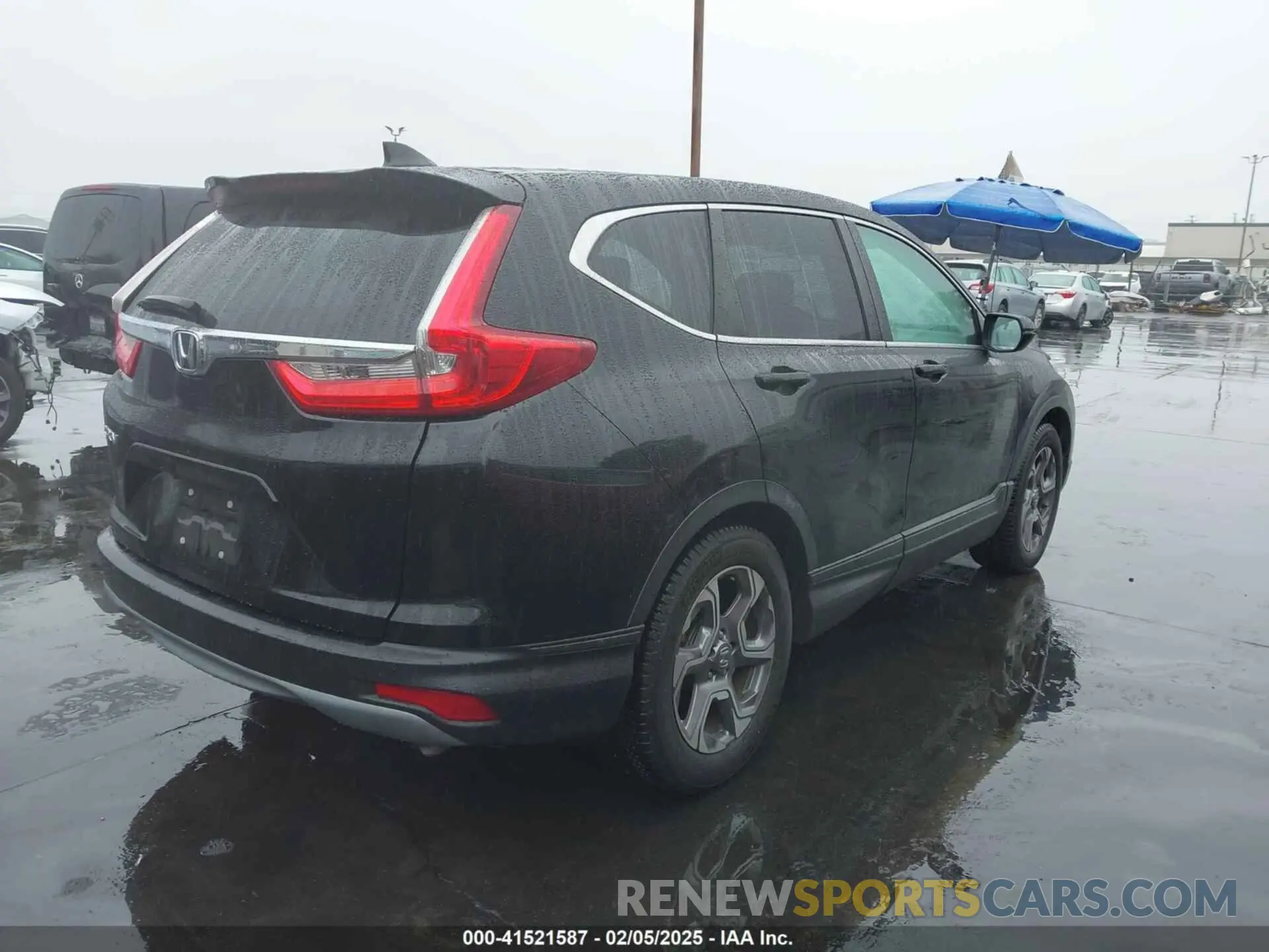 4 Photograph of a damaged car 5J6RW1H57KA016909 HONDA CR-V 2019