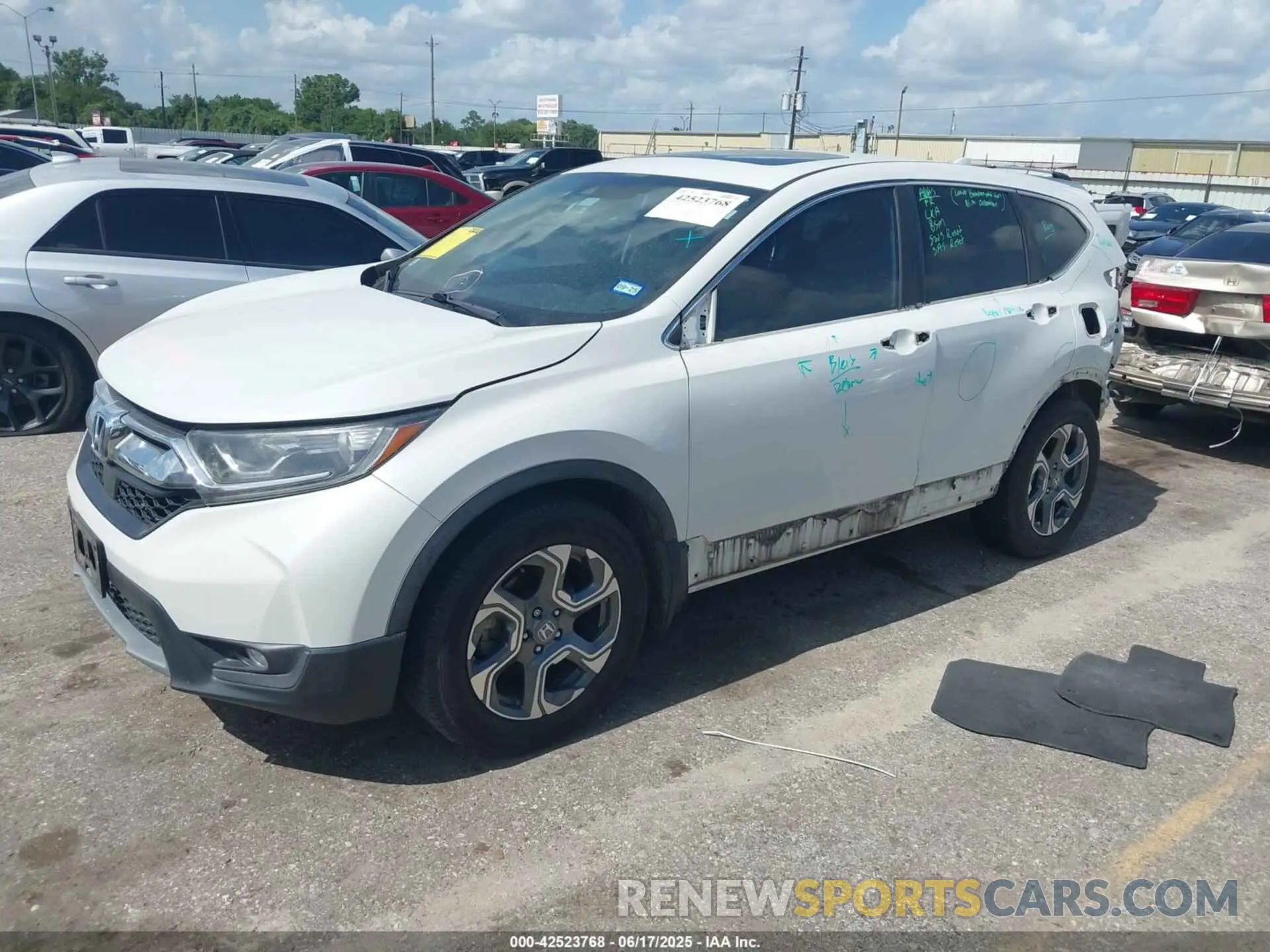 2 Photograph of a damaged car 5J6RW1H57KA024041 HONDA CR-V 2019