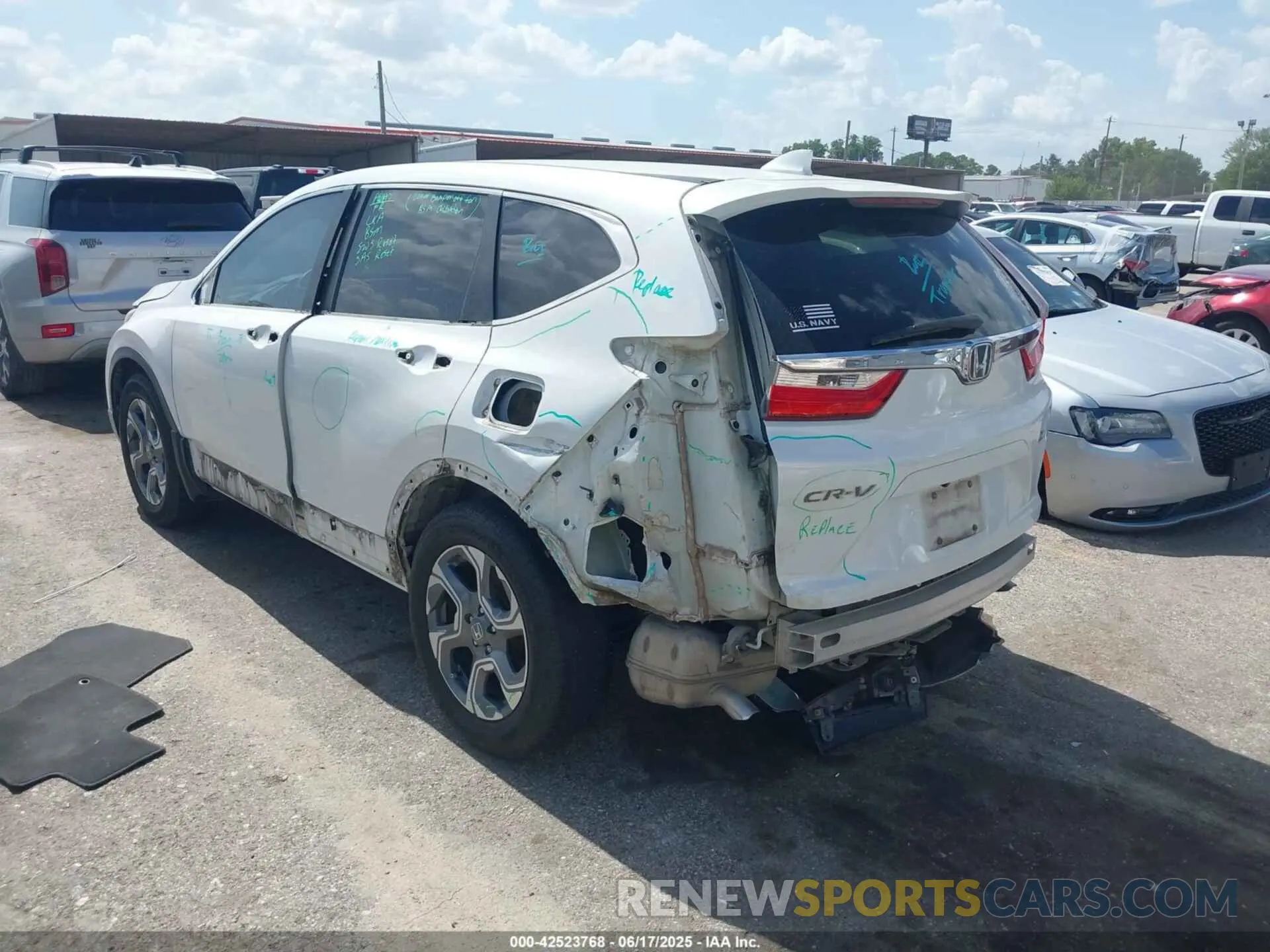 3 Photograph of a damaged car 5J6RW1H57KA024041 HONDA CR-V 2019