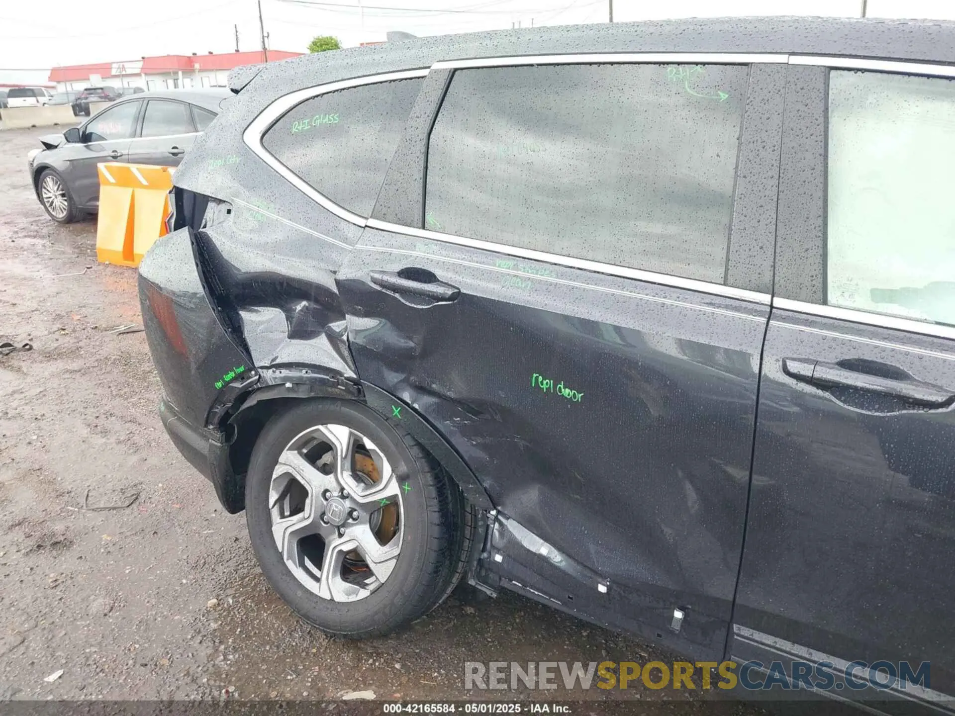 6 Photograph of a damaged car 5J6RW1H57KA035640 HONDA CR-V 2019