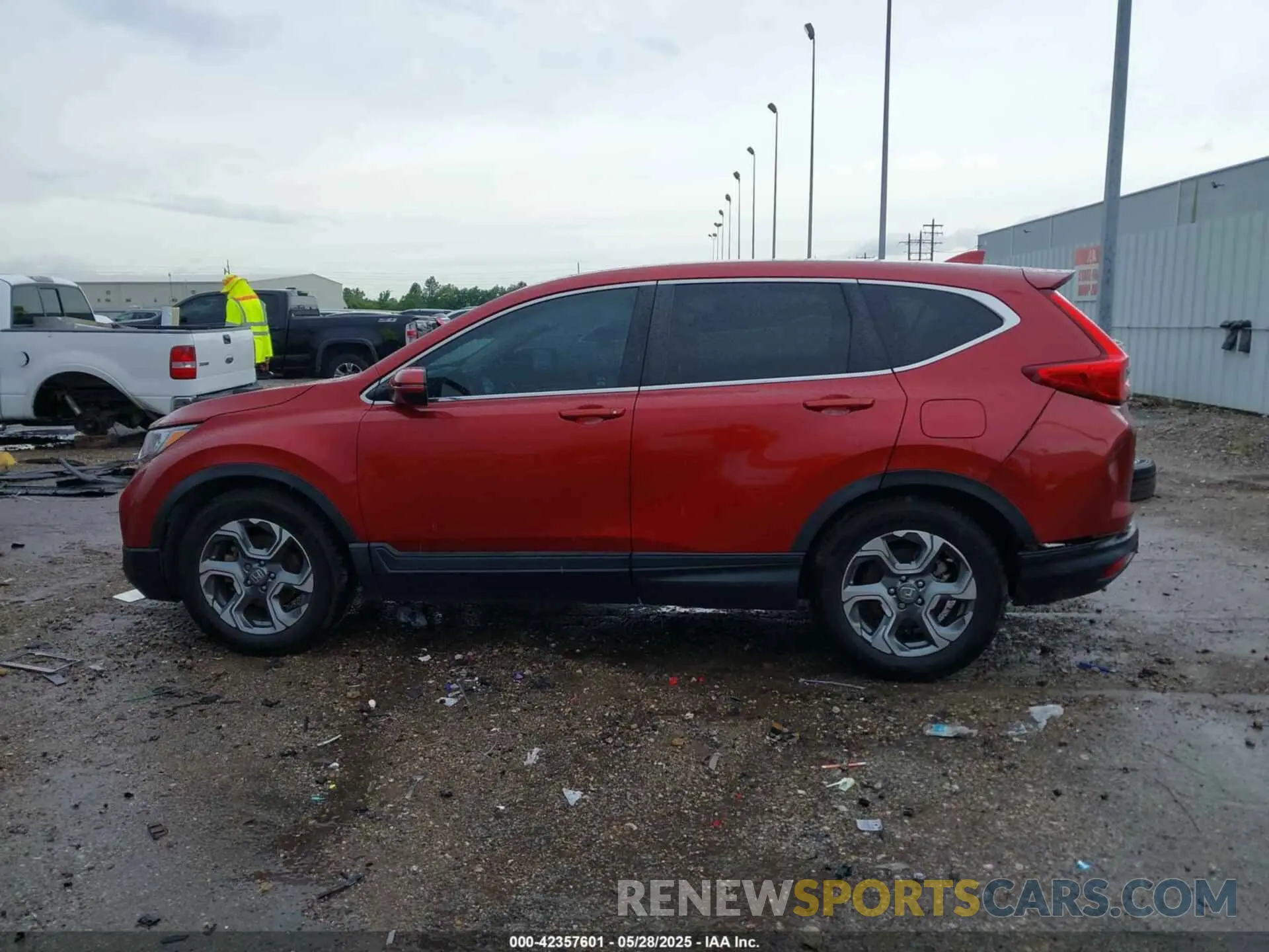 14 Photograph of a damaged car 5J6RW1H57KL002027 HONDA CR-V 2019