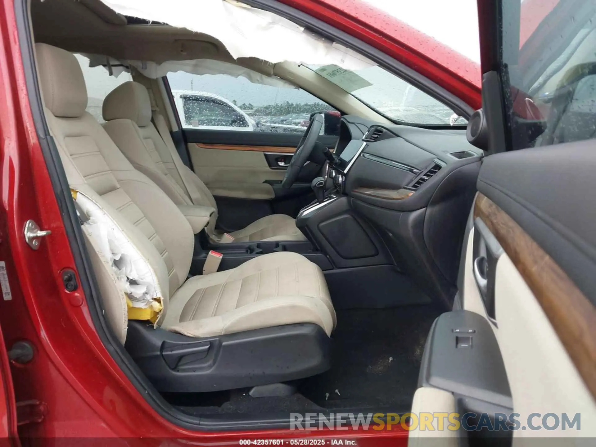 5 Photograph of a damaged car 5J6RW1H57KL002027 HONDA CR-V 2019
