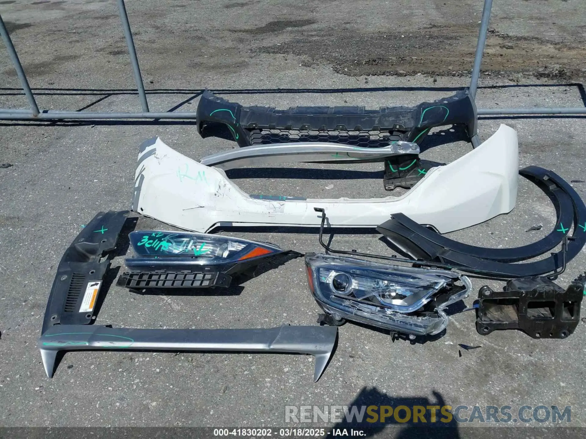 12 Photograph of a damaged car 5J6RW1H59KA012571 HONDA CR-V 2019