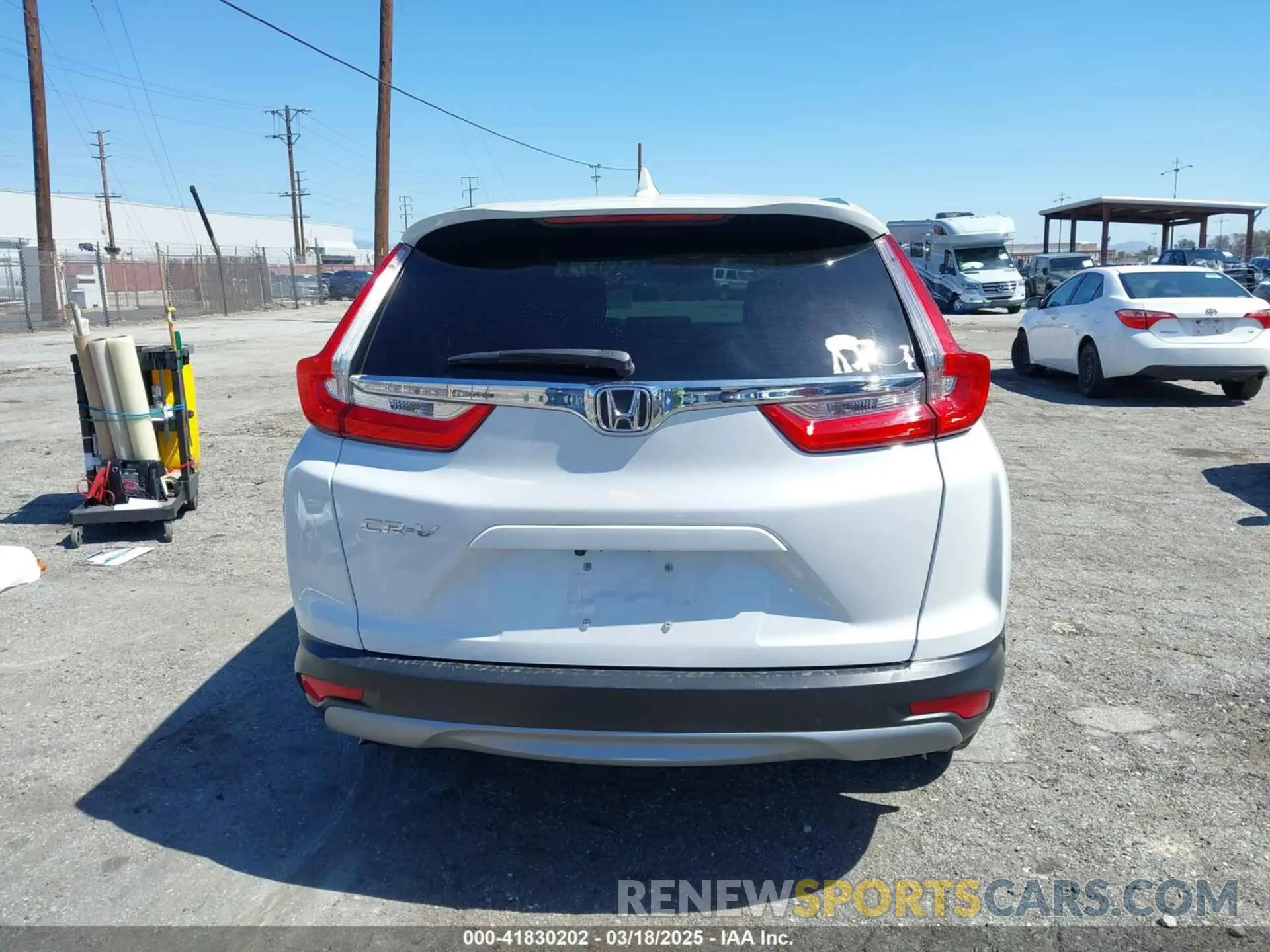 17 Photograph of a damaged car 5J6RW1H59KA012571 HONDA CR-V 2019