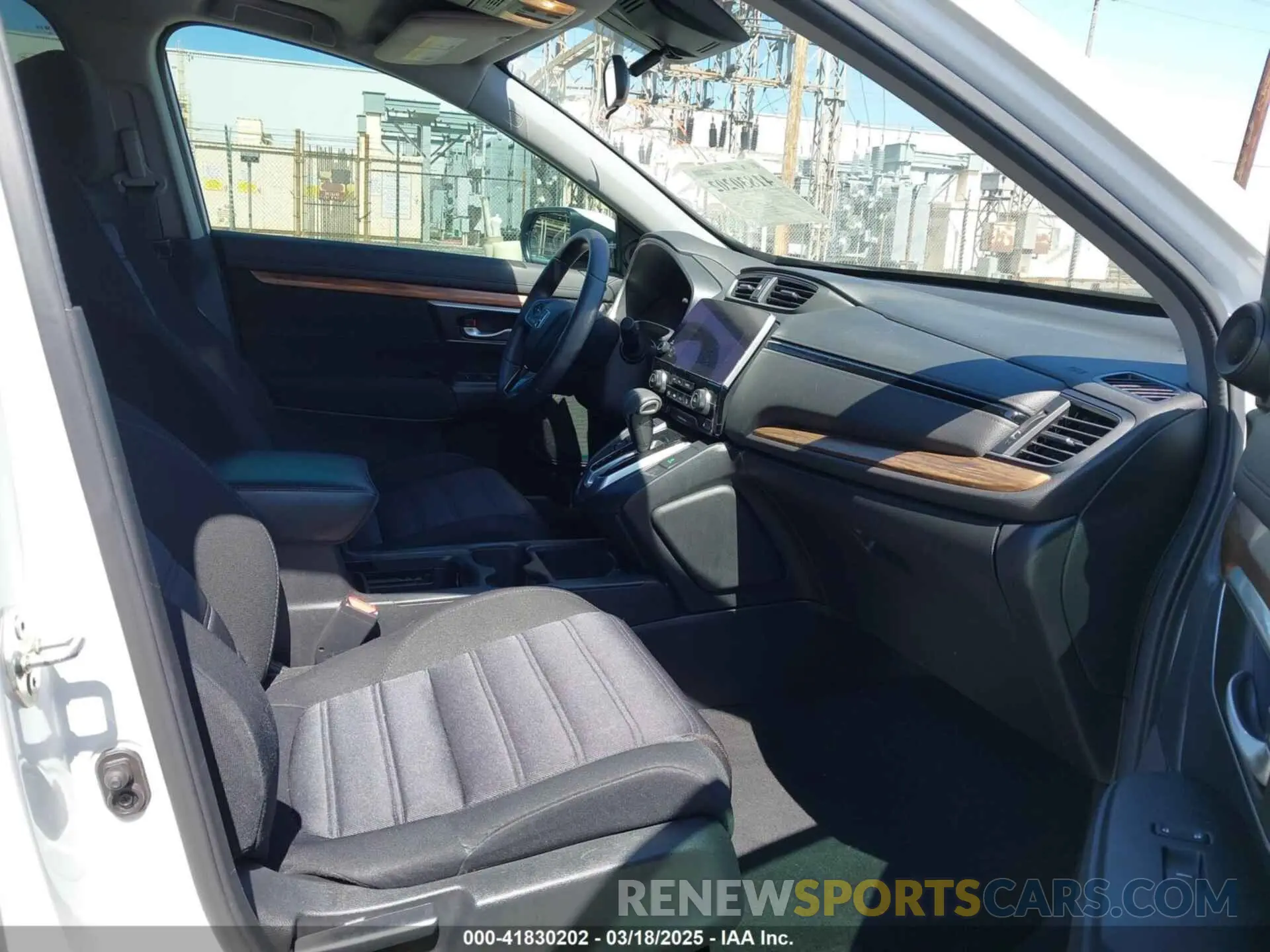 5 Photograph of a damaged car 5J6RW1H59KA012571 HONDA CR-V 2019