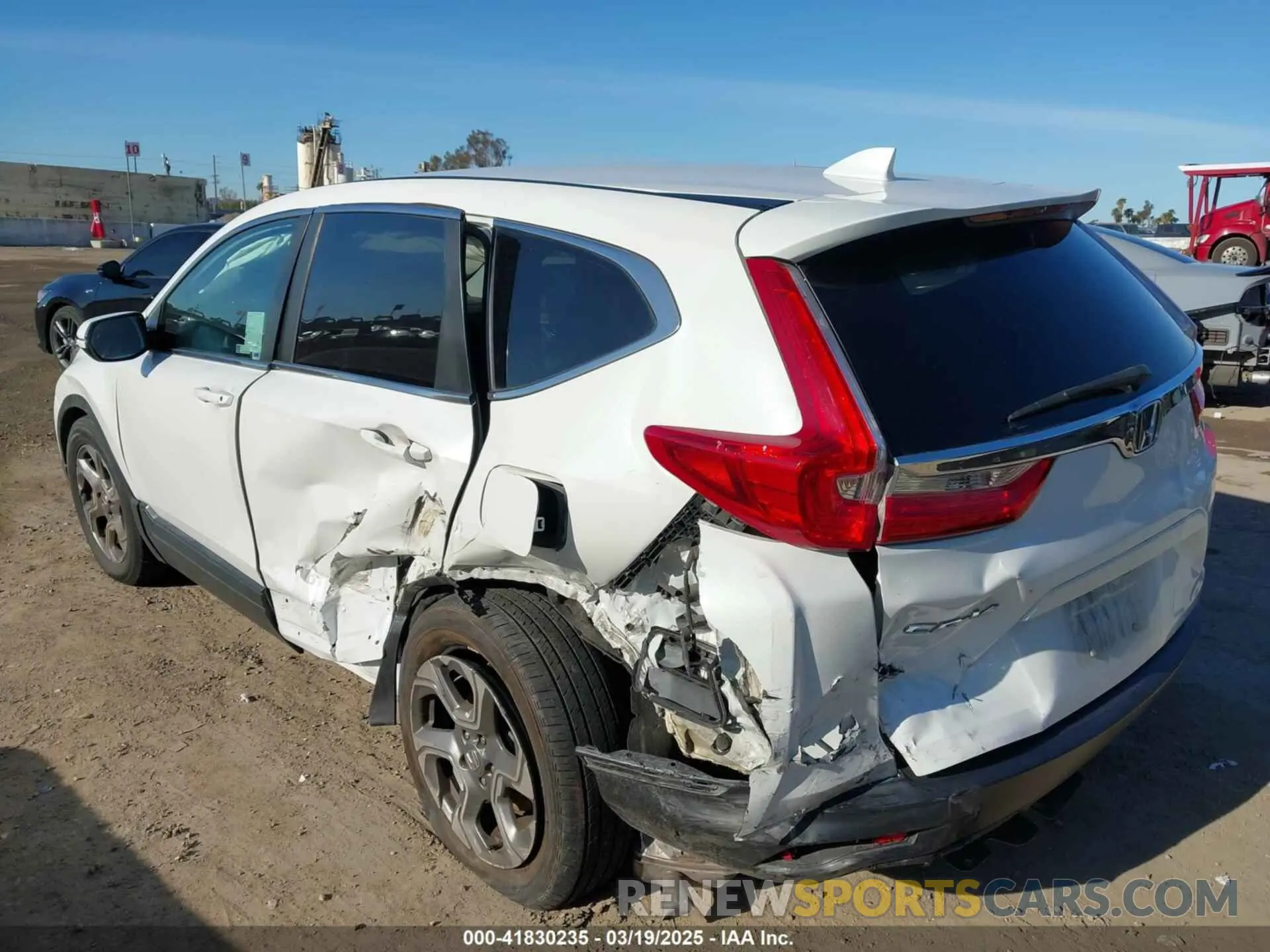3 Photograph of a damaged car 5J6RW1H59KA034232 HONDA CR-V 2019